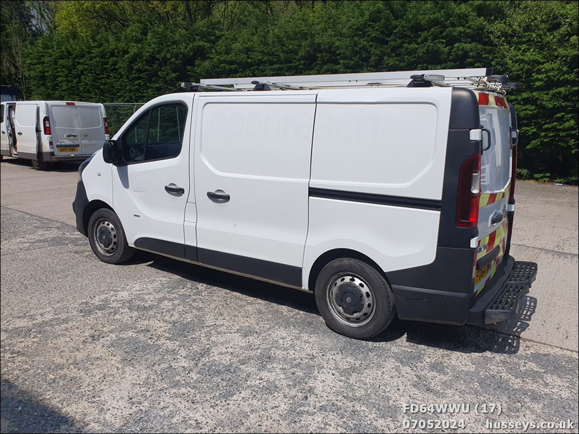 14/64 VAUXHALL VIVARO 2900 CDTI ECOFLEX - 1598cc Van (White, 84k) - Bild 18 aus 48