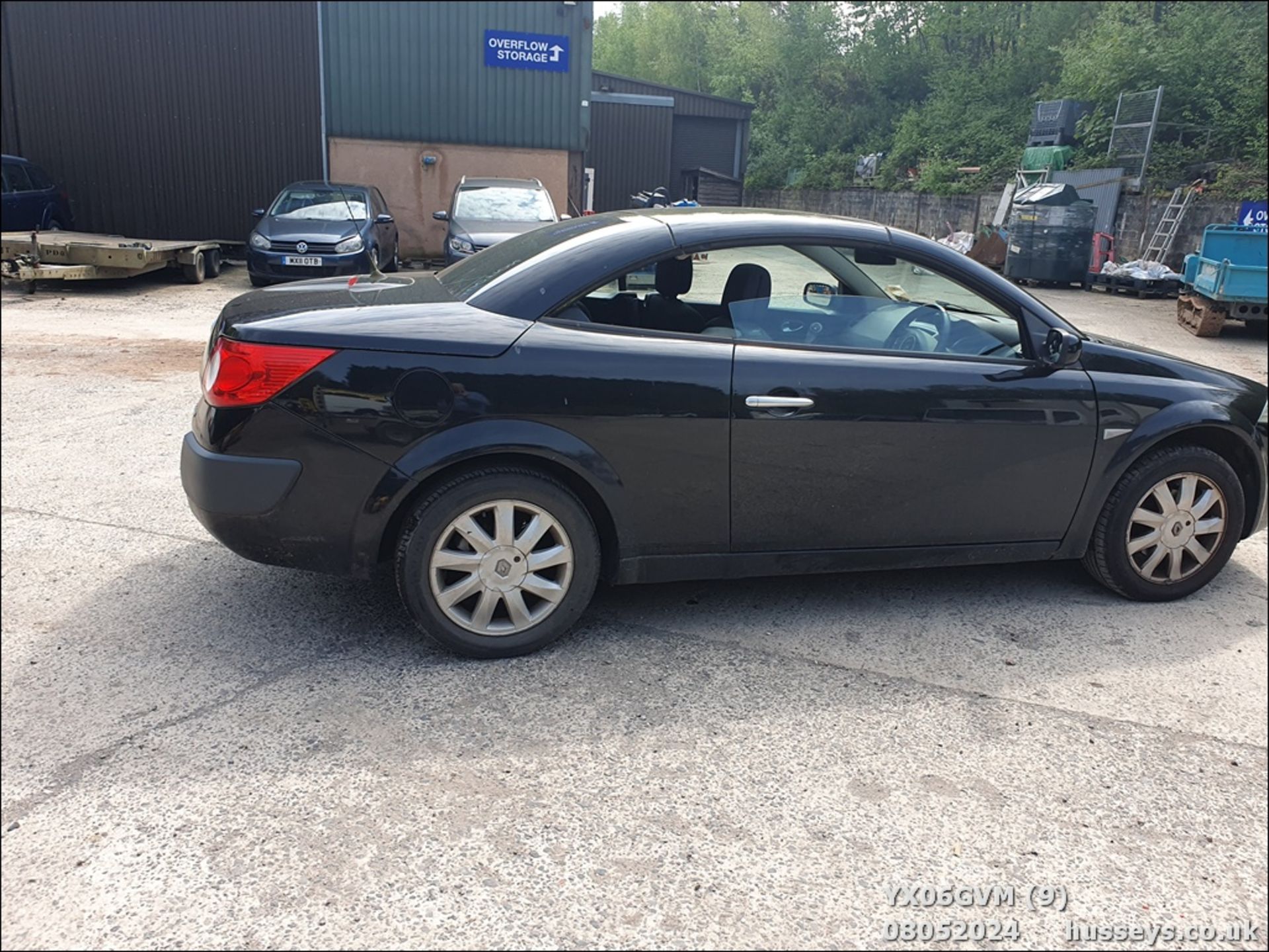 06/06 RENAULT MEGANE CAB DYNAM+ 16V - 1598cc 3dr Coupe (Black, 73k) - Image 10 of 51