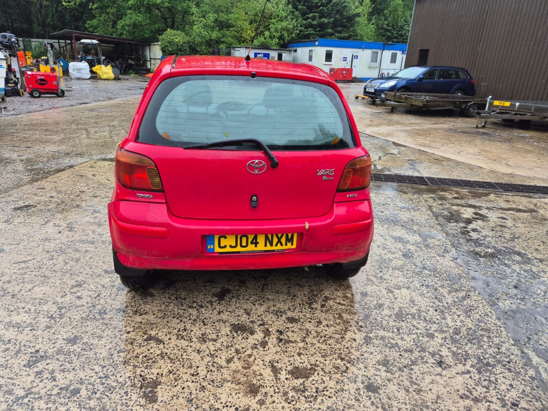 04/04 TOYOTA YARIS T SPIRIT - 1299cc 5dr Hatchback (Red, 103k) - Image 7 of 14