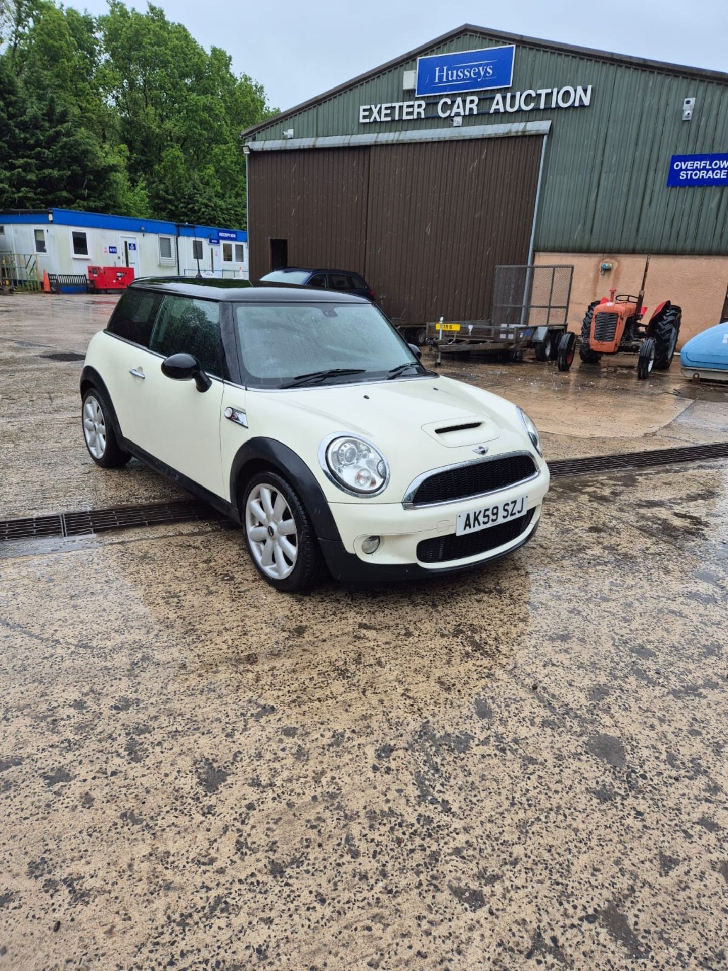 09/59 MINI COOPER S - 1598cc 3dr Hatchback (White, 72k) - Image 2 of 15