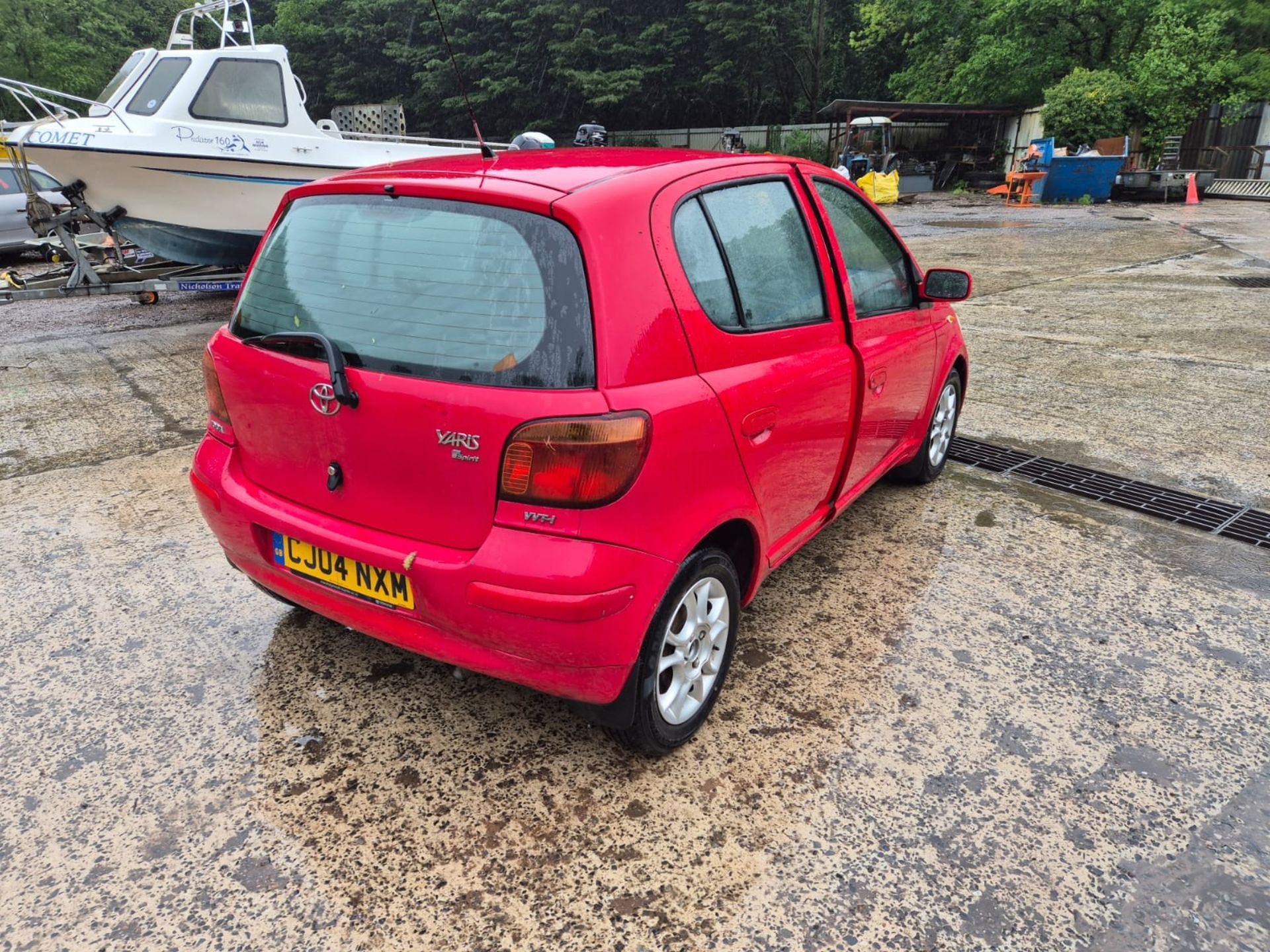 04/04 TOYOTA YARIS T SPIRIT - 1299cc 5dr Hatchback (Red, 103k) - Image 6 of 14