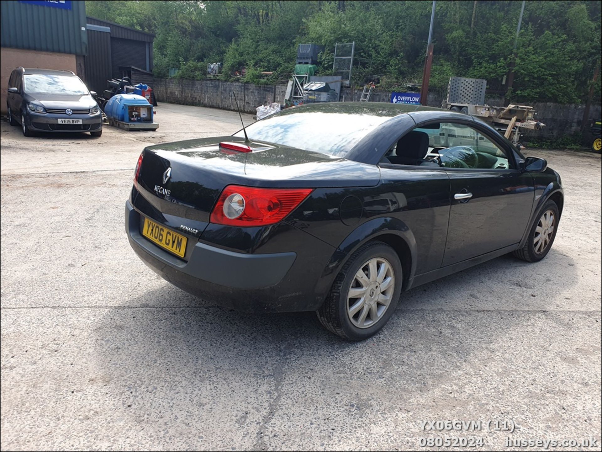 06/06 RENAULT MEGANE CAB DYNAM+ 16V - 1598cc 3dr Coupe (Black, 73k) - Image 12 of 51