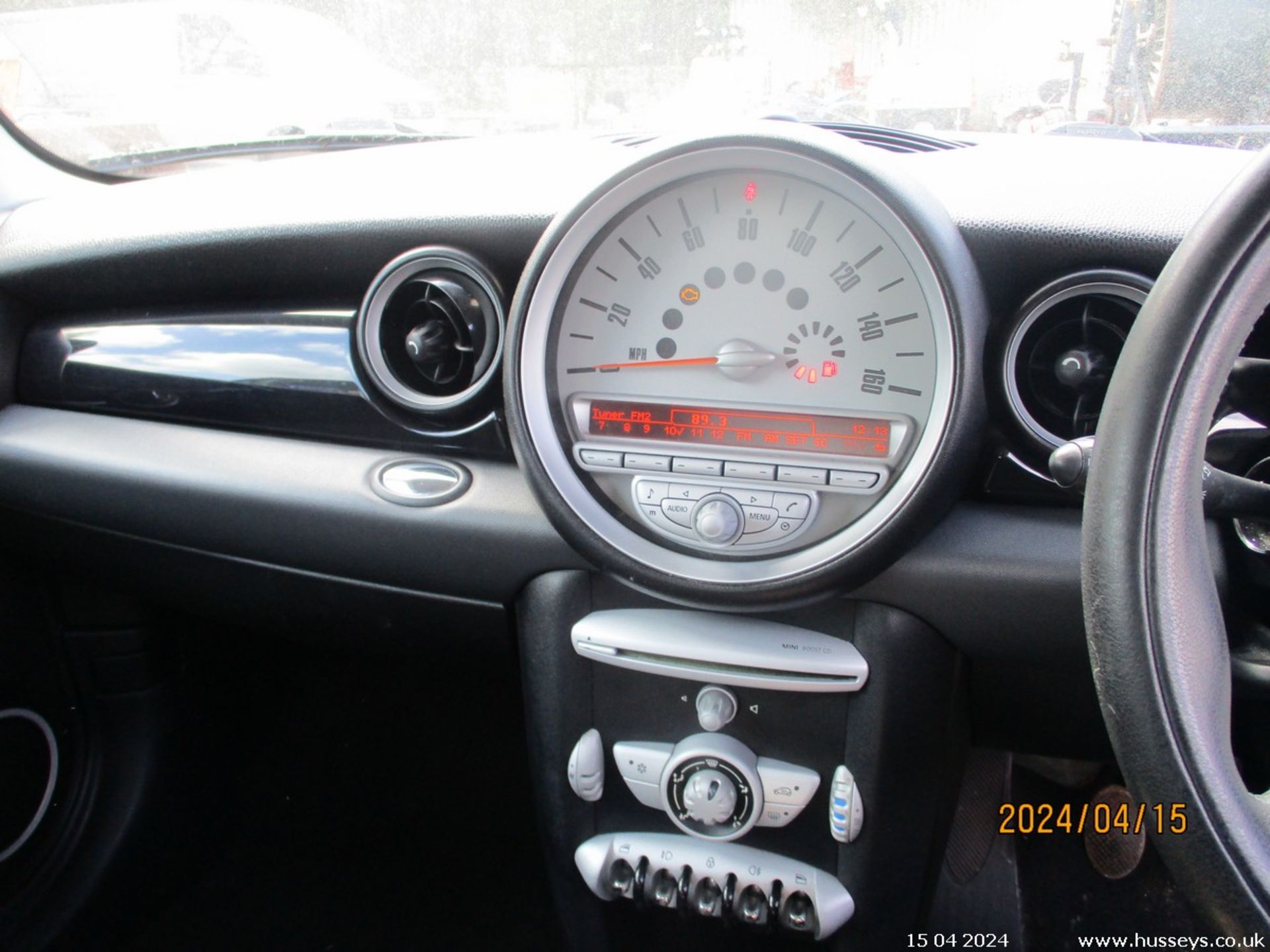 08/58 MINI COOPER - 1598cc 3dr Hatchback (White, 136k) - Image 16 of 18