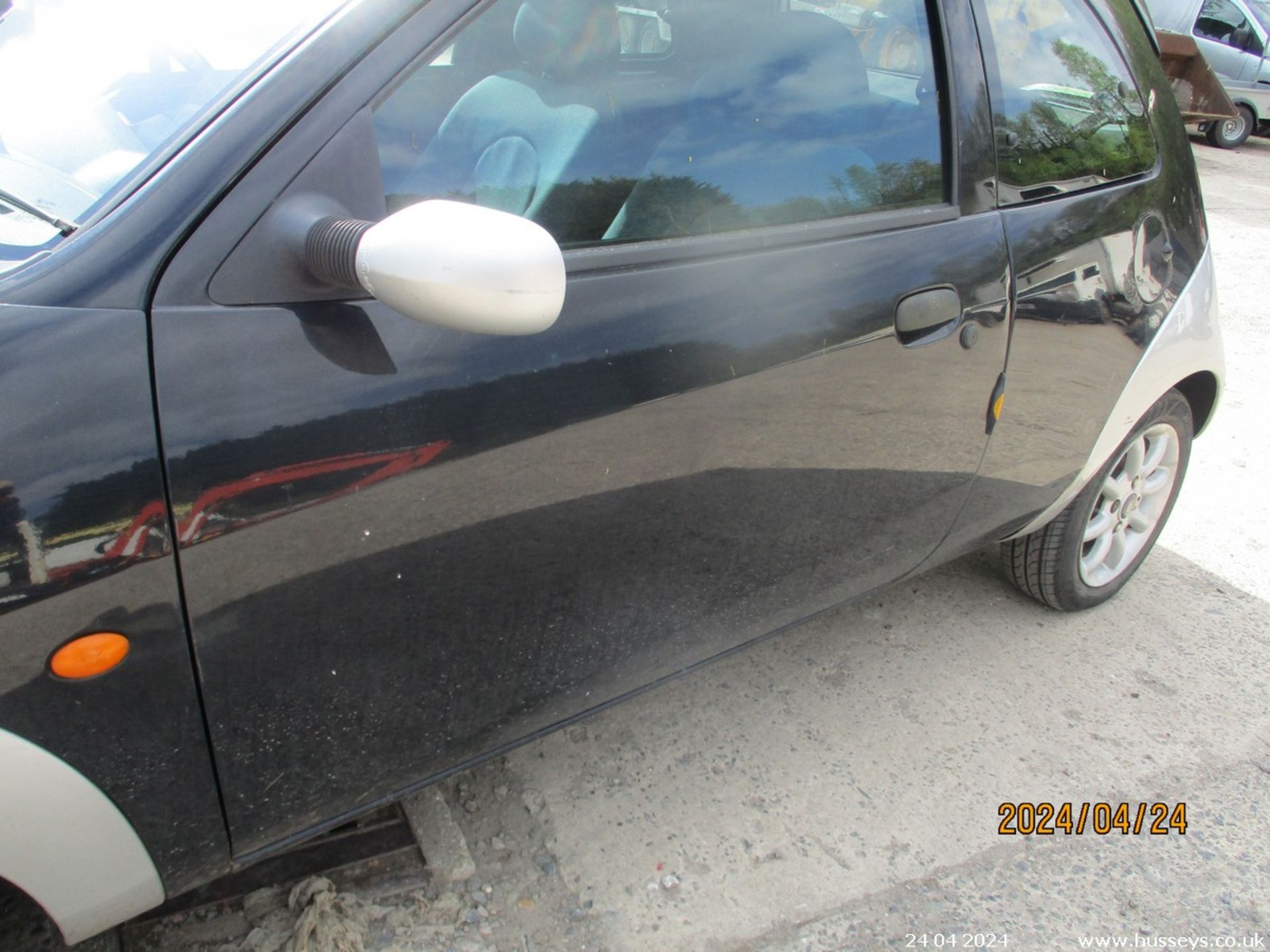 08/08 FORD KA ZETEC CLIMATE - 1297cc 3dr Hatchback (Black/silver, 95k) - Image 18 of 25