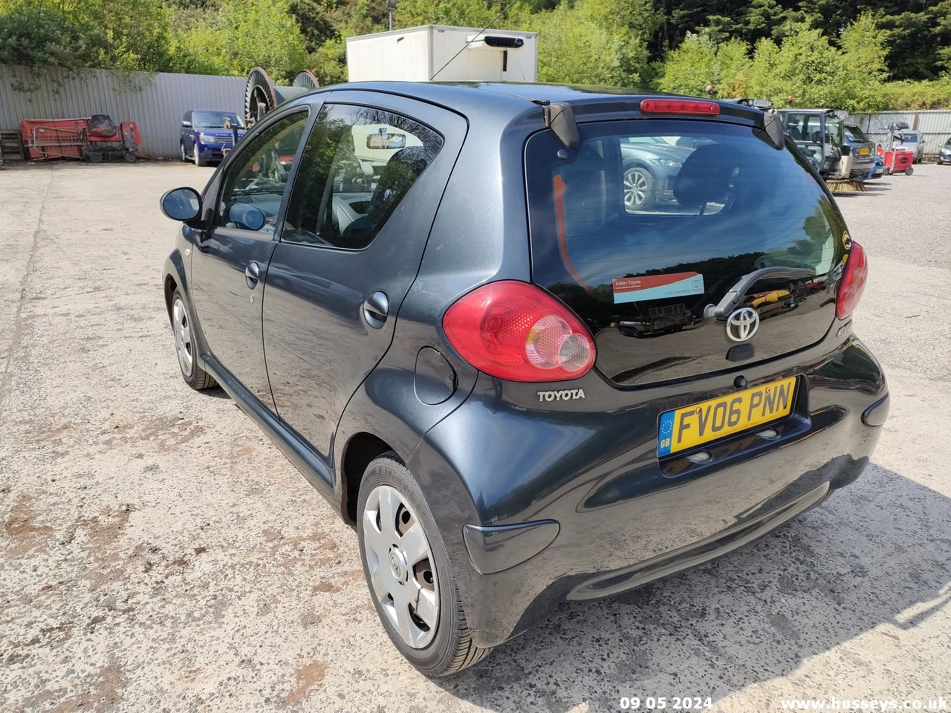 06/06 TOYOTA AYGO+ D-4D - 1364cc 5dr Hatchback (Grey, 153k) - Image 25 of 64