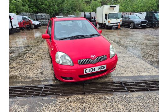 04/04 TOYOTA YARIS T SPIRIT - 1299cc 5dr Hatchback (Red, 103k) - Image 11 of 14