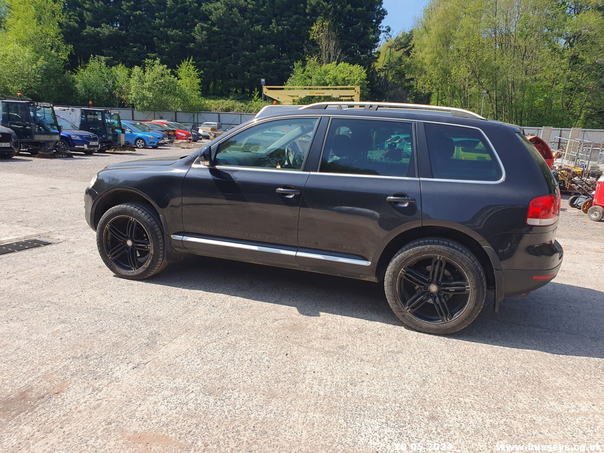 04/04 VOLKSWAGEN TOUAREG TDI AUTO - 2461cc 5dr Estate (Black, 149k) - Image 19 of 58