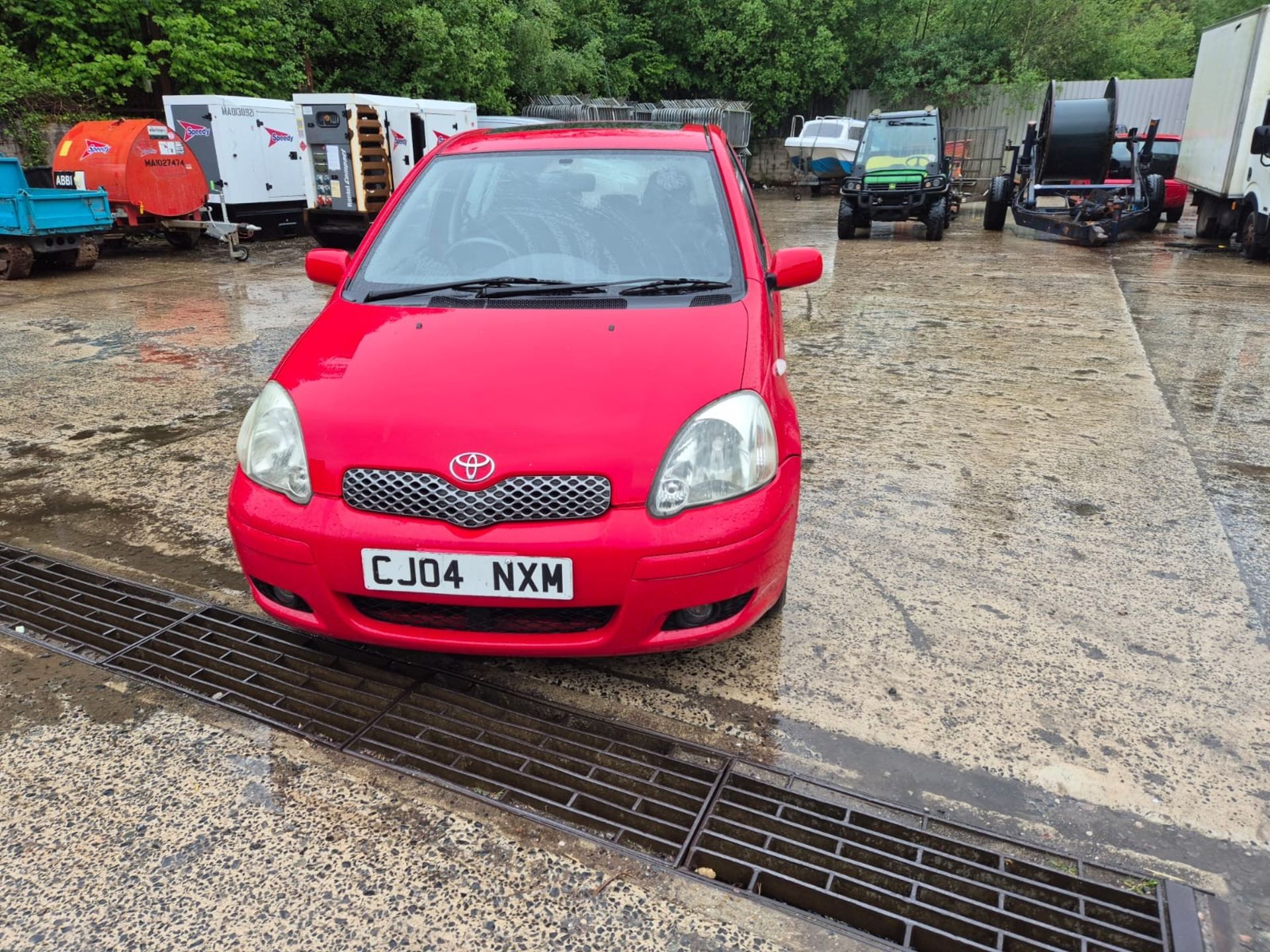 04/04 TOYOTA YARIS T SPIRIT - 1299cc 5dr Hatchback (Red, 103k) - Image 12 of 14