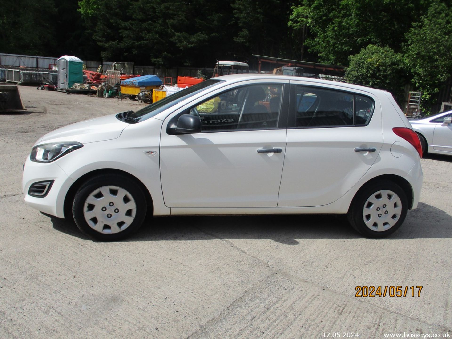 13/62 HYUNDAI I20 CLASSIC - 1248cc 5dr Hatchback (White, 59k) - Image 3 of 20