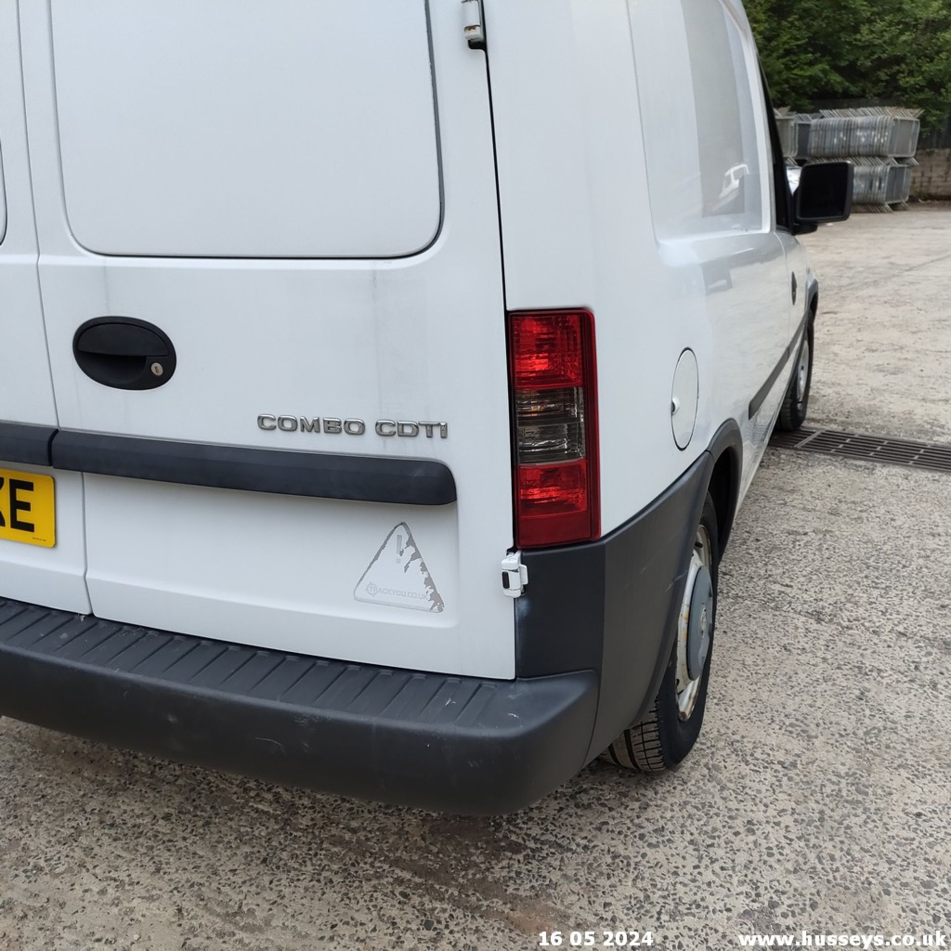 08/58 VAUXHALL COMBO 1700 CDTI - 1248cc Van (White, 47k) - Image 36 of 59