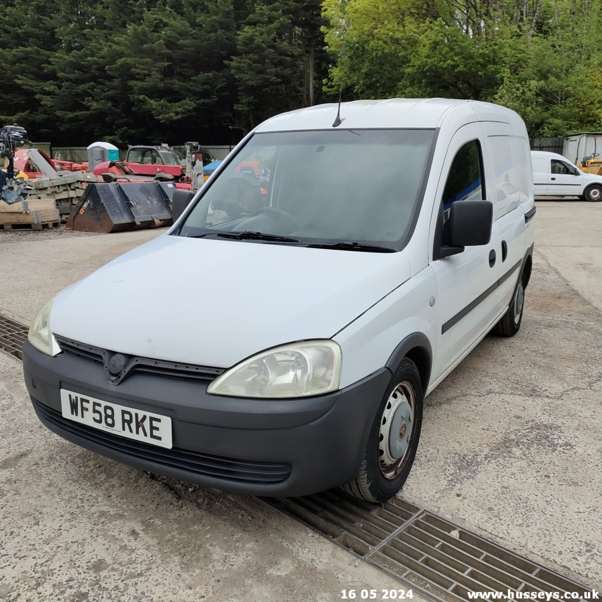 08/58 VAUXHALL COMBO 1700 CDTI - 1248cc Van (White, 47k) - Image 10 of 59