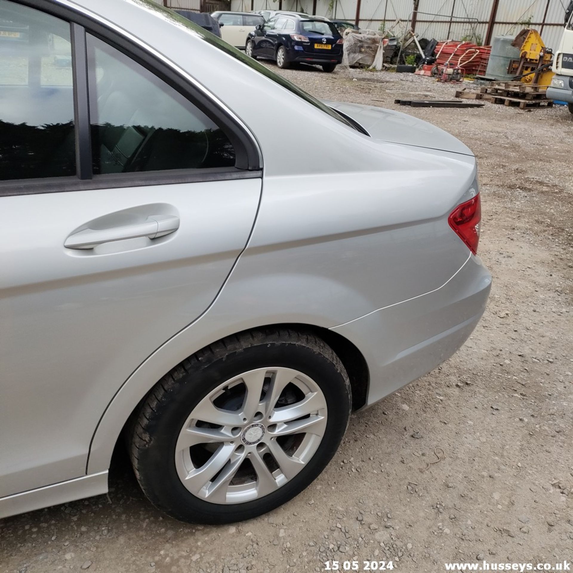 13/63 MERCEDES-BENZ C200 EXECUTIVE SE CDI BLU - 2143cc 4dr Saloon (Silver, 121k) - Image 25 of 64