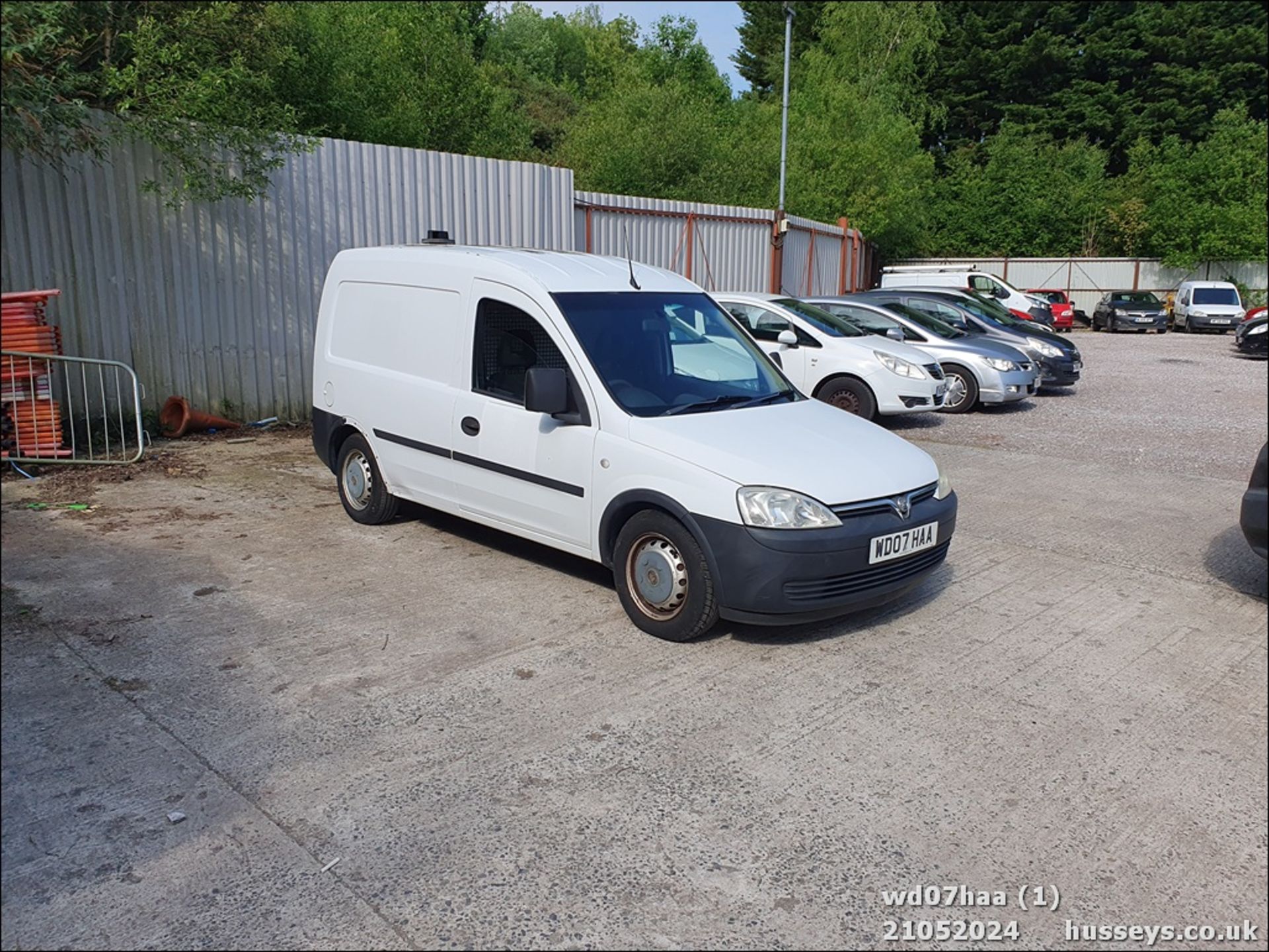 07/07 VAUXHALL COMBO 1700 CDTI - 1248cc Van (White) - Image 2 of 42