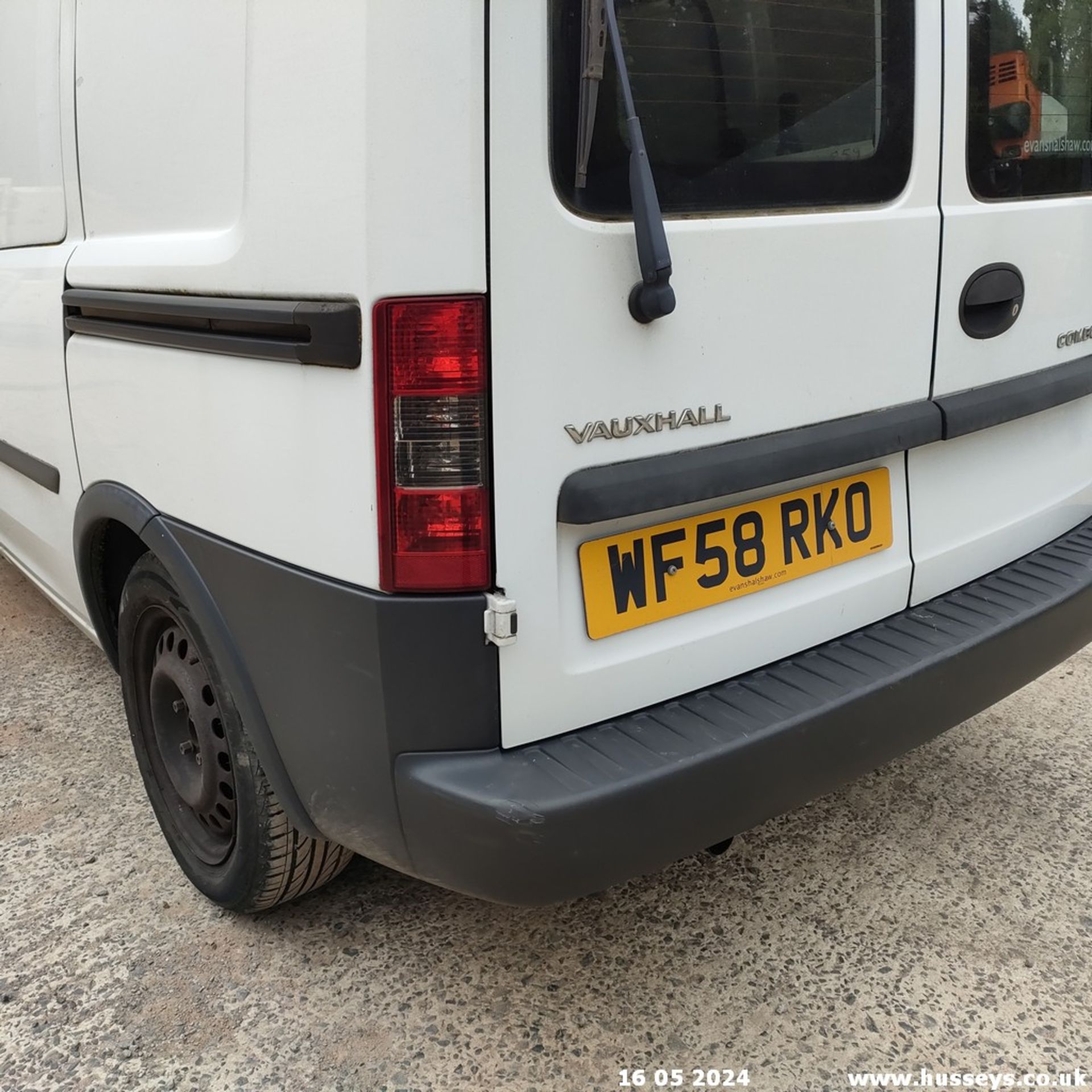 08/58 VAUXHALL COMBO CDTI SWB - 1248cc Van (White, 71k) - Image 28 of 62