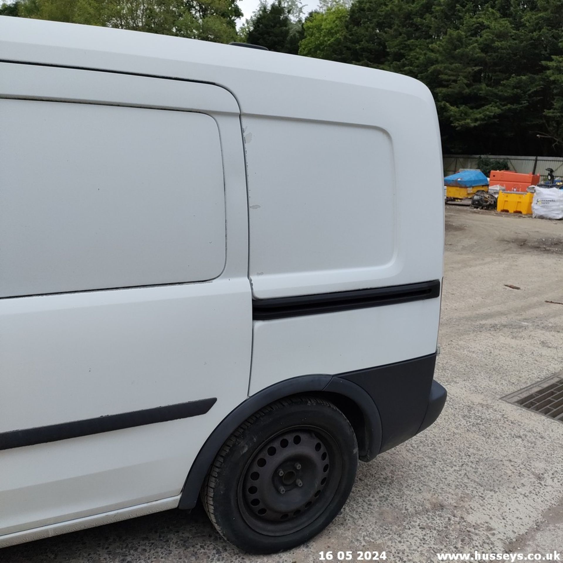 08/58 VAUXHALL COMBO CDTI SWB - 1248cc Van (White, 71k) - Image 25 of 62