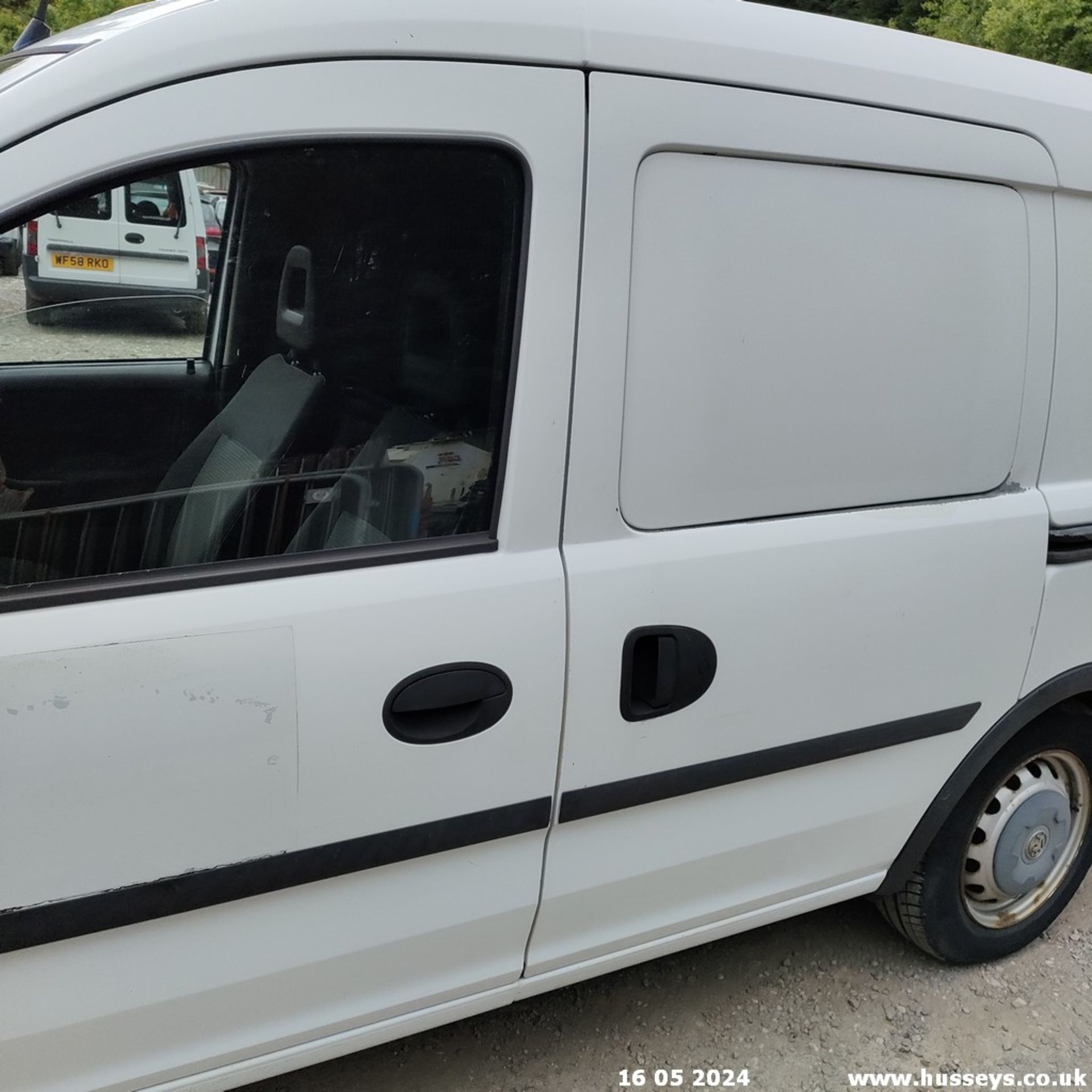 08/58 VAUXHALL COMBO 1700 CDTI - 1248cc Van (White, 79k) - Image 24 of 54