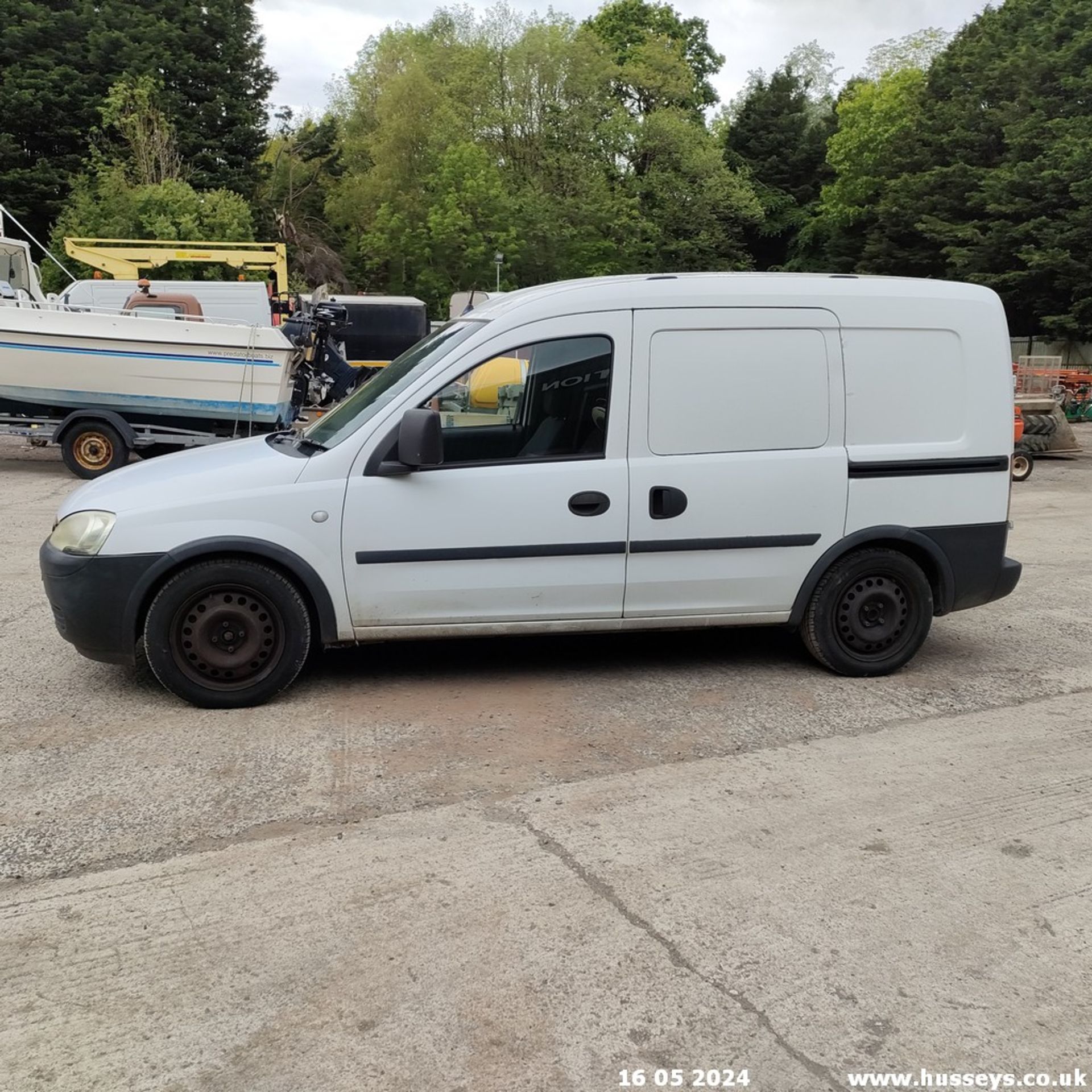 08/58 VAUXHALL COMBO CDTI SWB - 1248cc Van (White, 71k) - Image 19 of 62