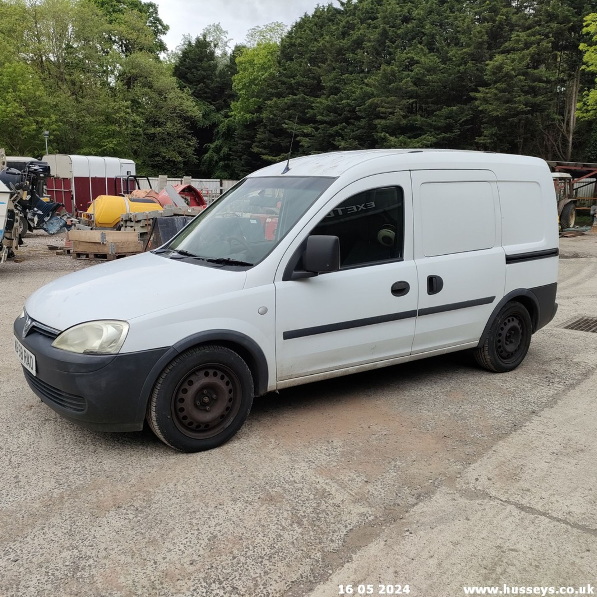 08/58 VAUXHALL COMBO CDTI SWB - 1248cc Van (White, 71k) - Image 17 of 62