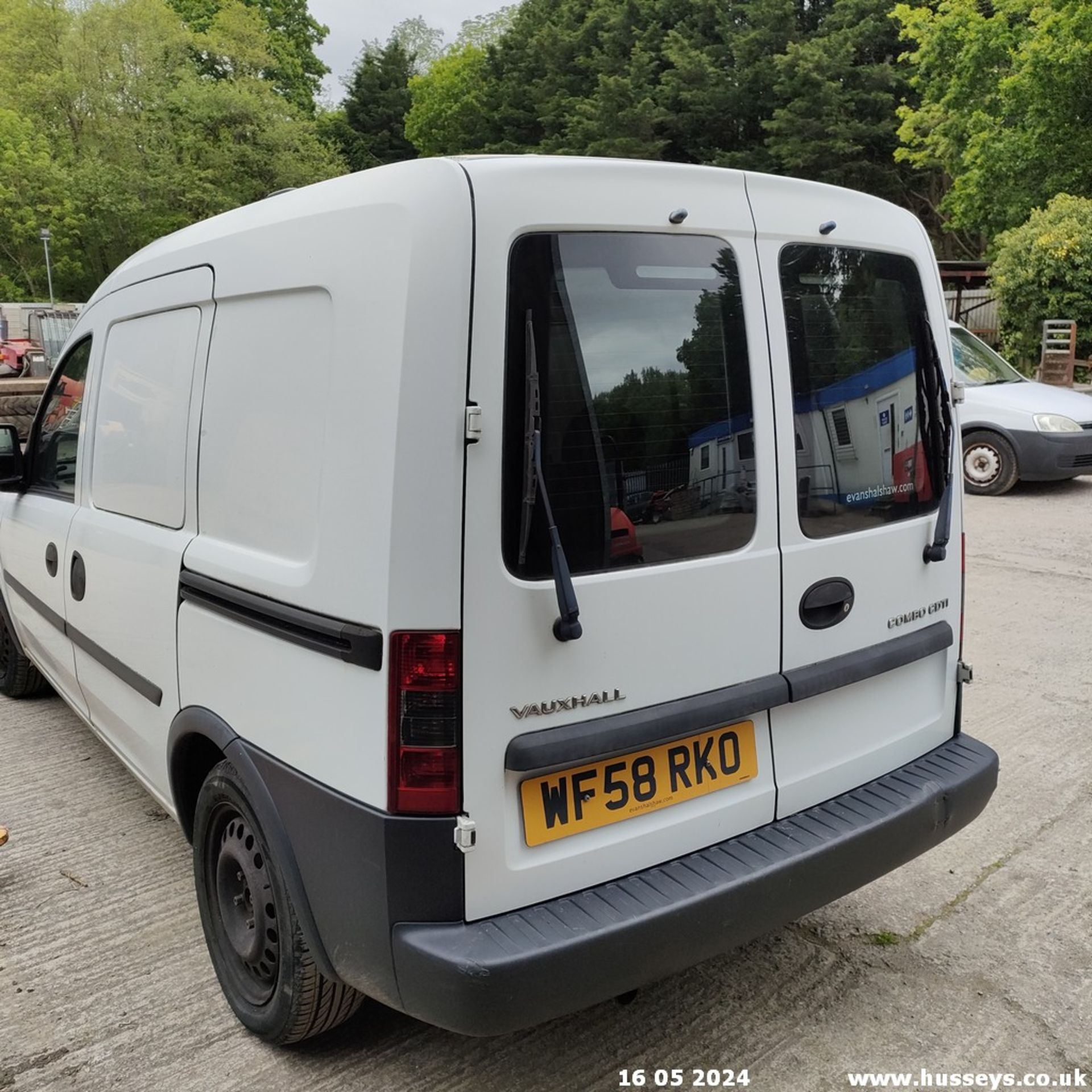 08/58 VAUXHALL COMBO CDTI SWB - 1248cc Van (White, 71k) - Image 56 of 62