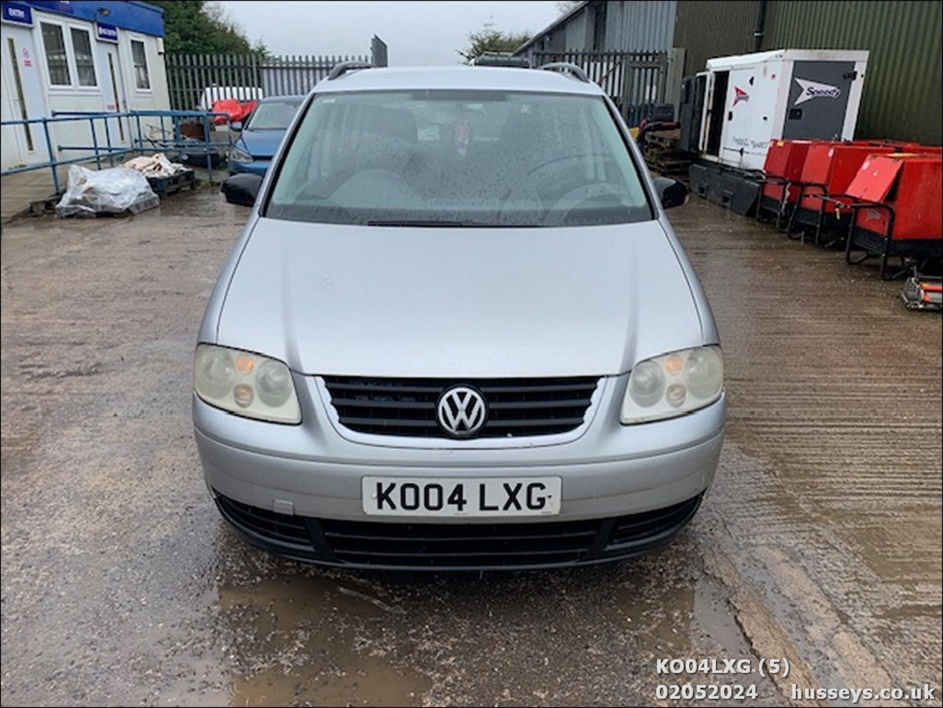 04/04 VOLKSWAGEN TOURAN SE TDI - 1896cc 5dr MPV (Silver) - Image 63 of 67