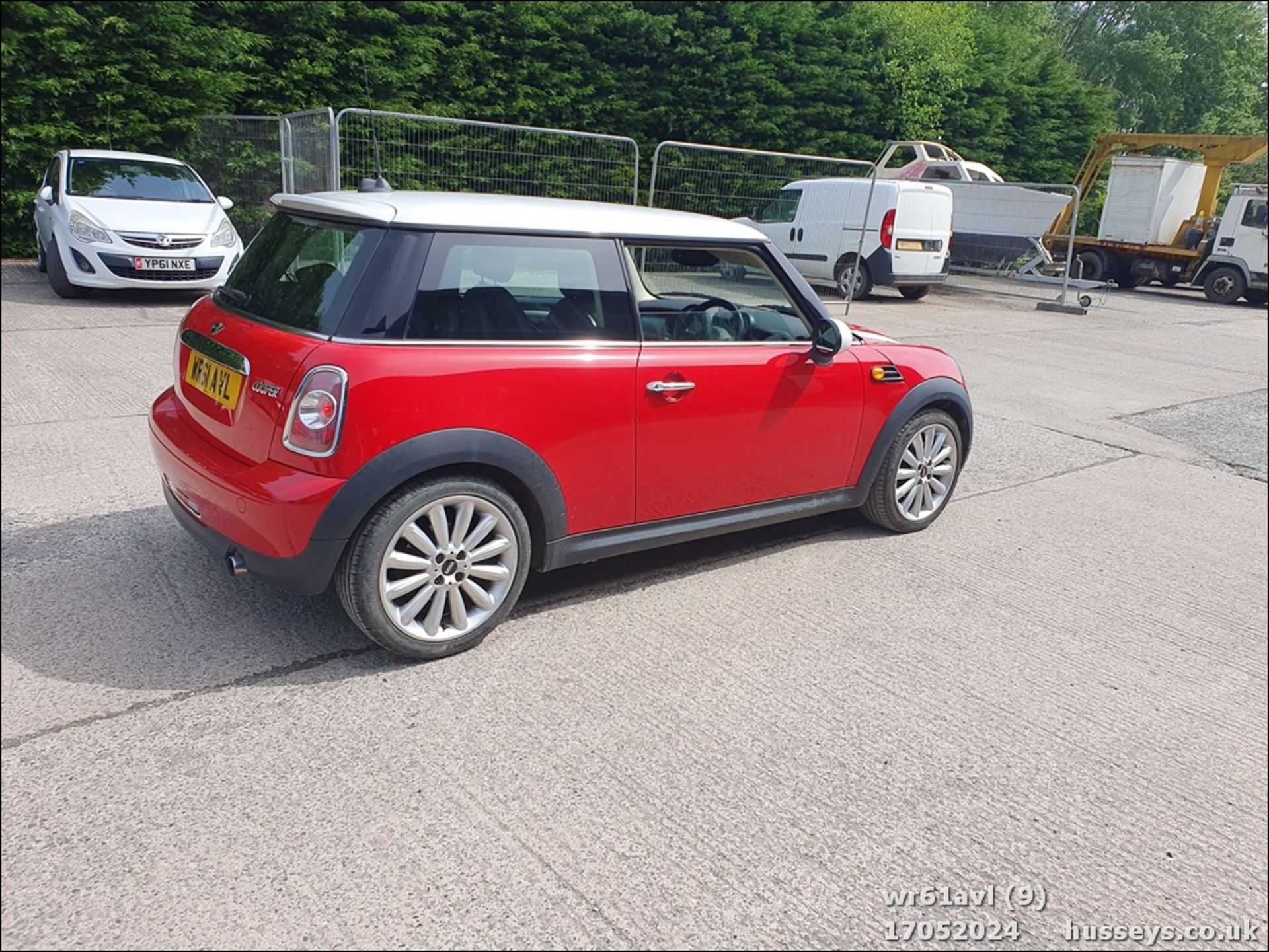 11/61 MINI COOPER - 1598cc 3dr Hatchback (Red, 87k) - Image 9 of 50