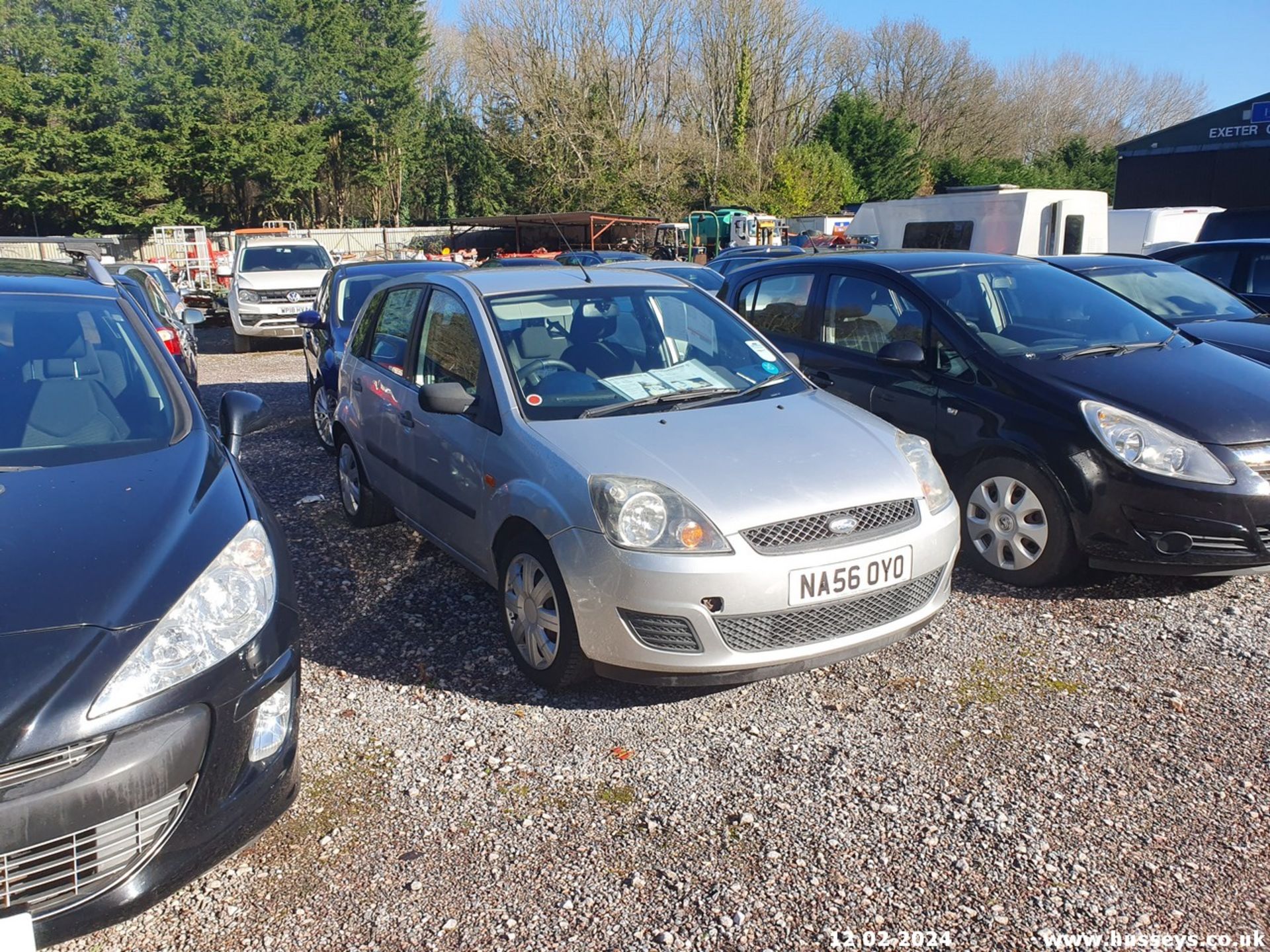 06/56 FORD FIESTA STYLE TDCI - 1399cc 5dr Hatchback (Silver) - Image 4 of 39