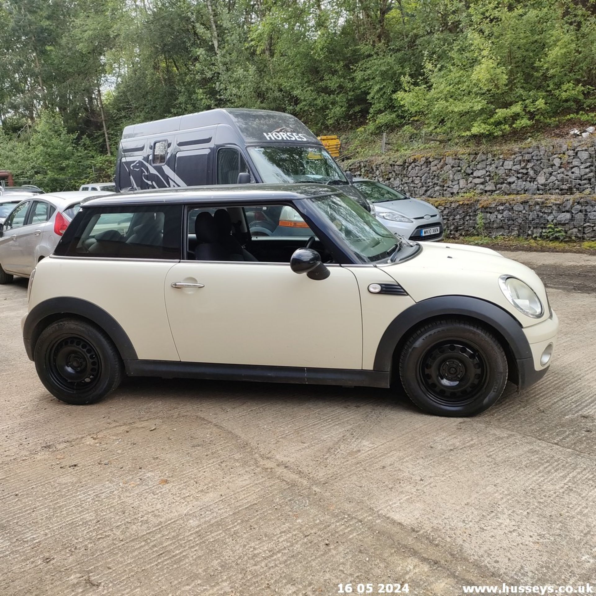 08/58 MINI COOPER - 1598cc 3dr Hatchback (White, 136k) - Image 40 of 59