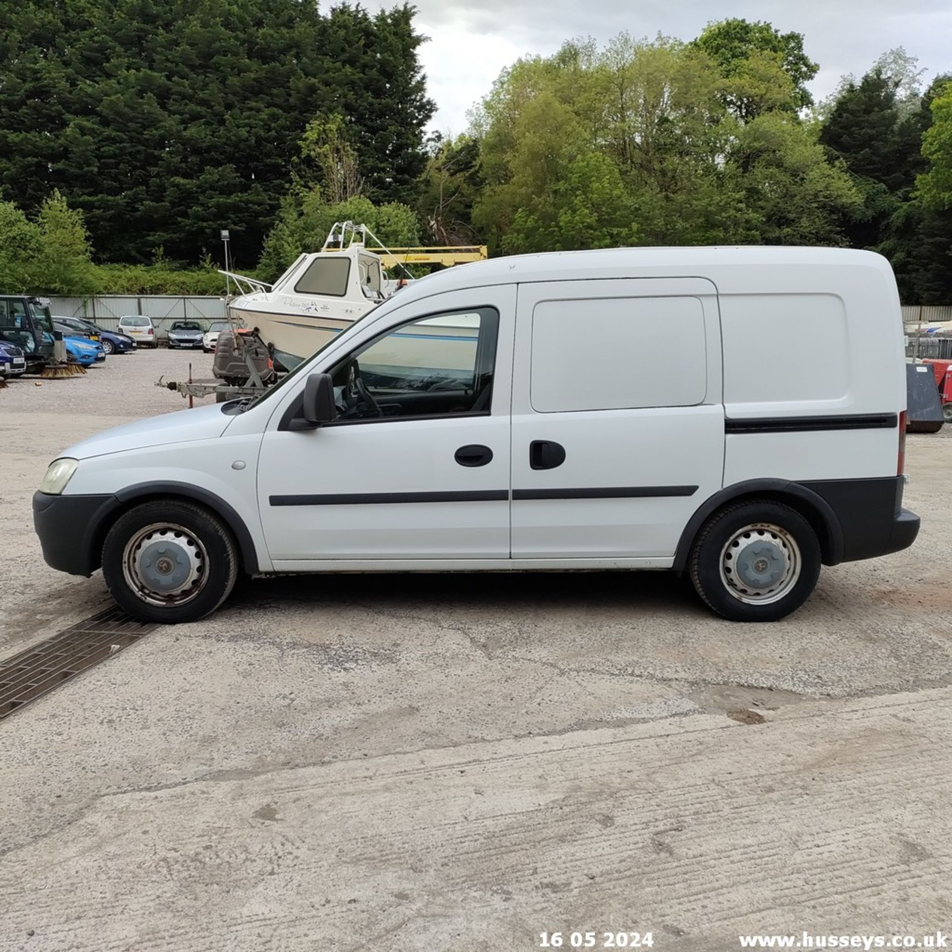 08/58 VAUXHALL COMBO 1700 CDTI - 1248cc Van (White, 47k) - Image 18 of 59