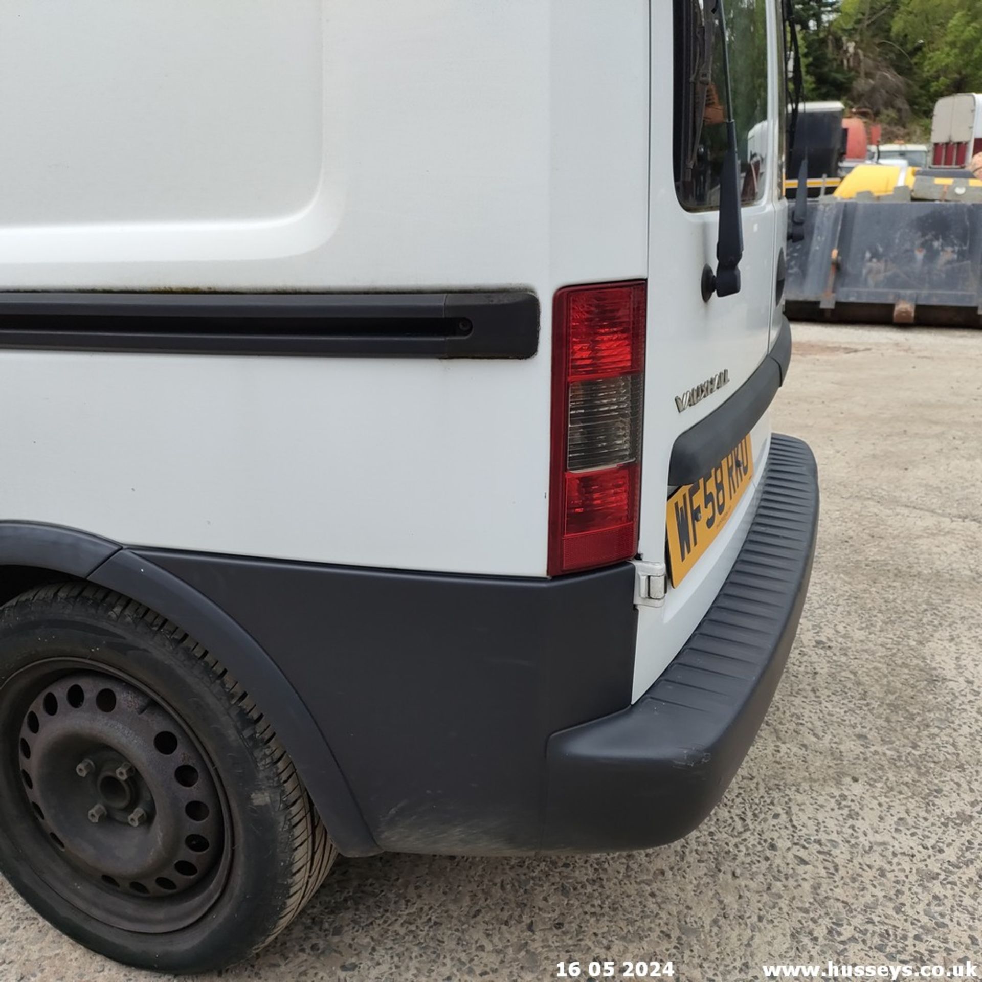 08/58 VAUXHALL COMBO CDTI SWB - 1248cc Van (White, 71k) - Image 27 of 62