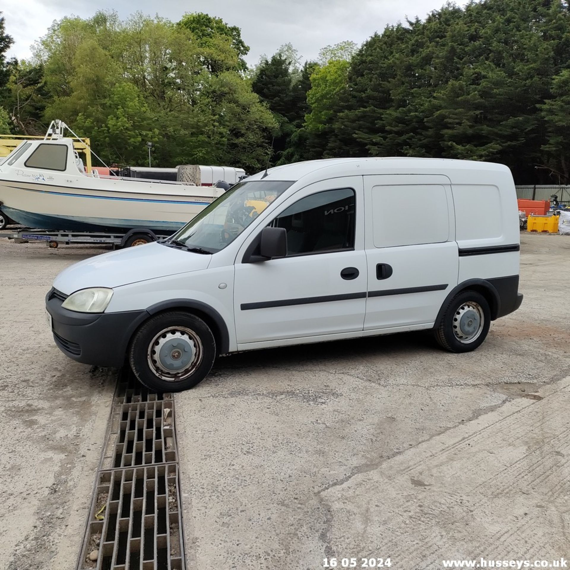 08/58 VAUXHALL COMBO 1700 CDTI - 1248cc Van (White, 47k) - Image 17 of 59