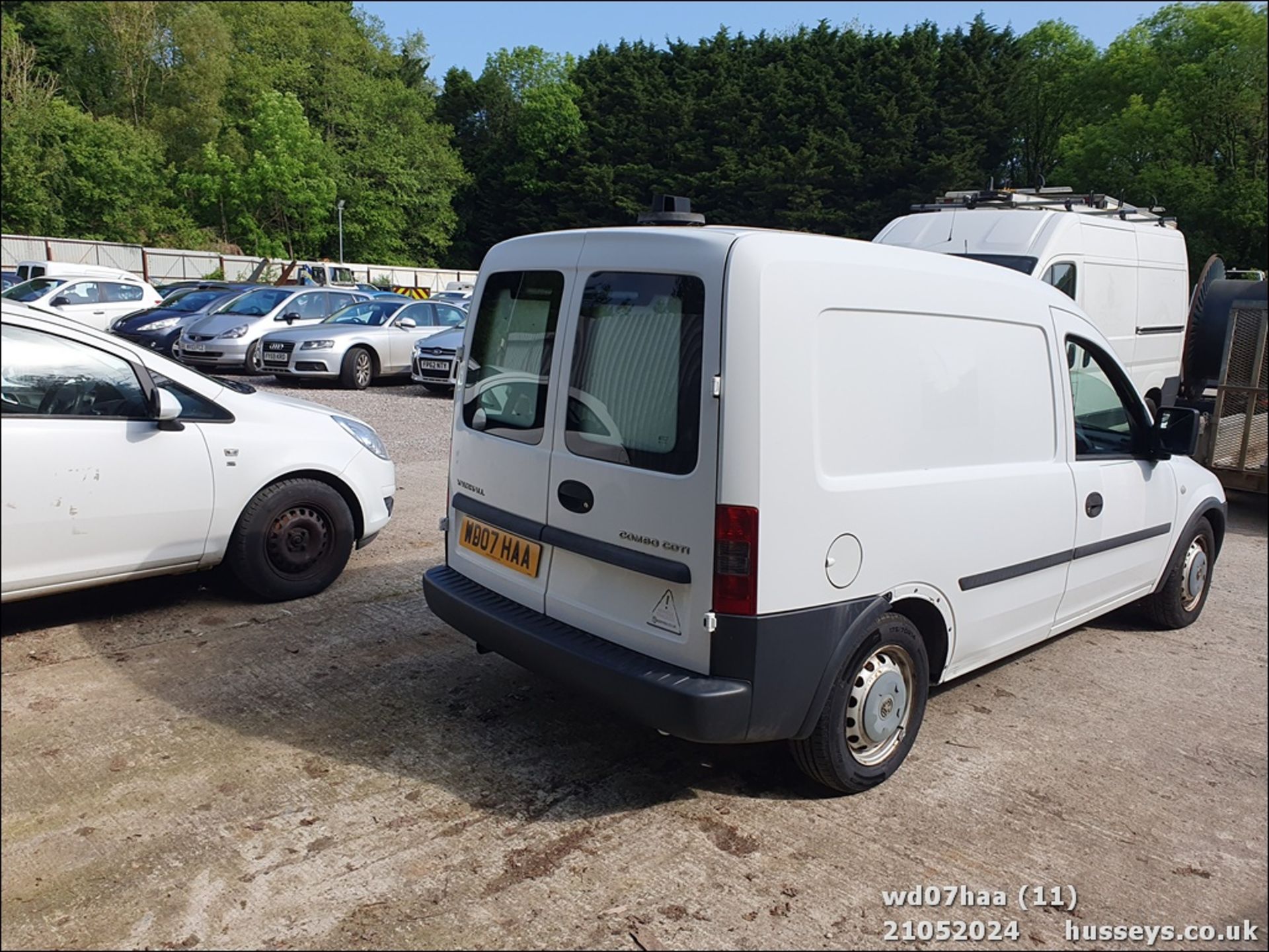 07/07 VAUXHALL COMBO 1700 CDTI - 1248cc Van (White) - Image 12 of 42