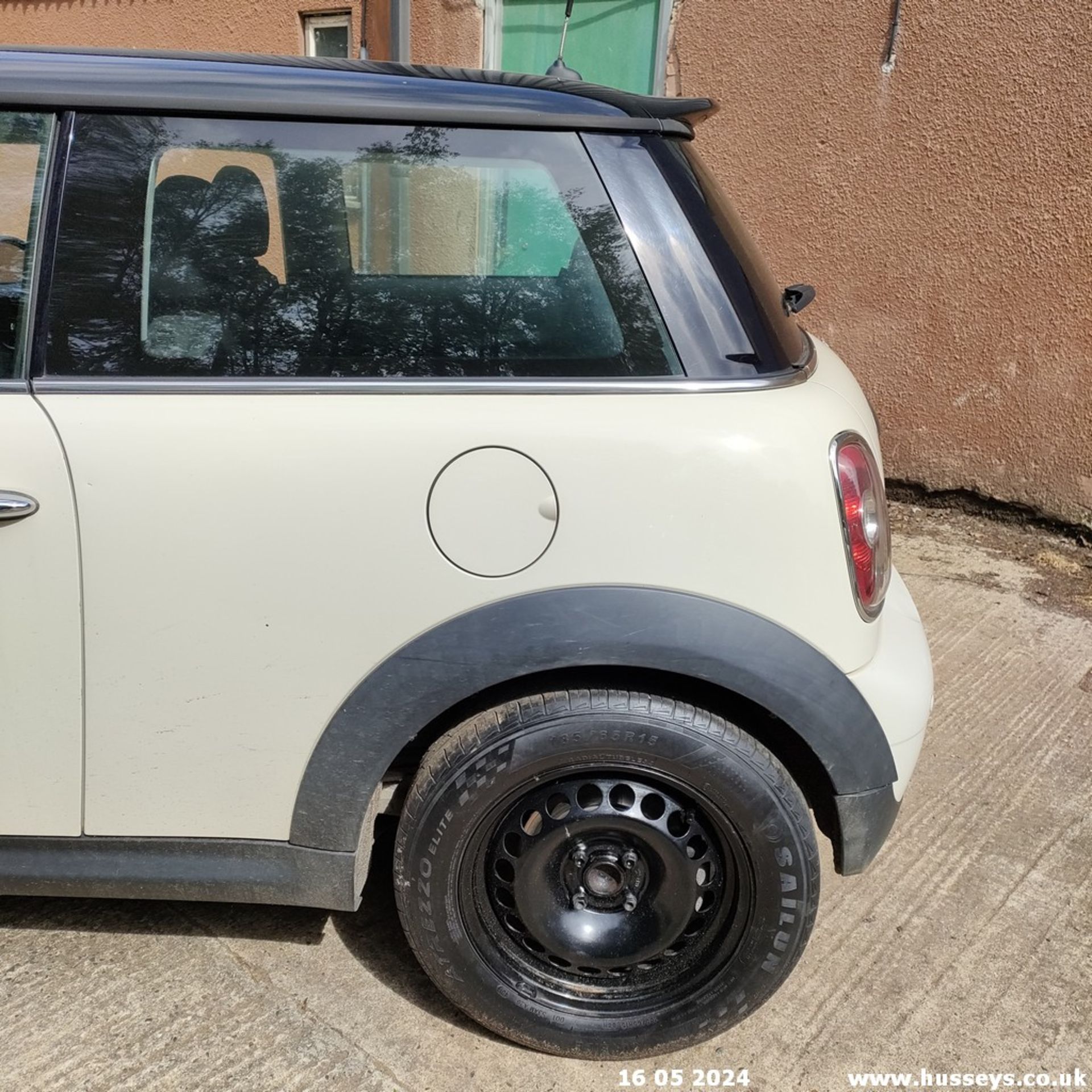 08/58 MINI COOPER - 1598cc 3dr Hatchback (White, 136k) - Image 26 of 59