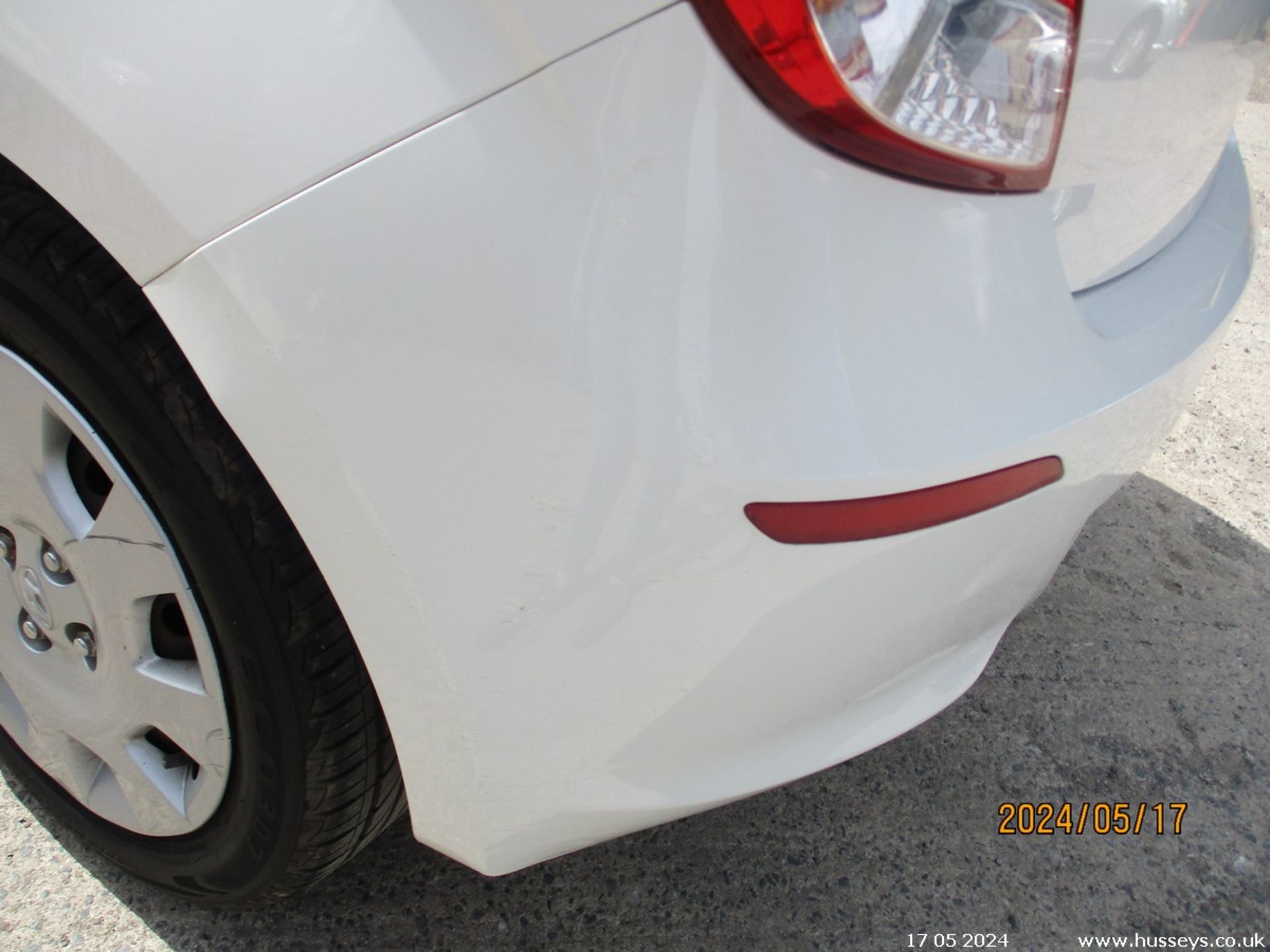 13/62 HYUNDAI I20 CLASSIC - 1248cc 5dr Hatchback (White, 59k) - Image 12 of 20