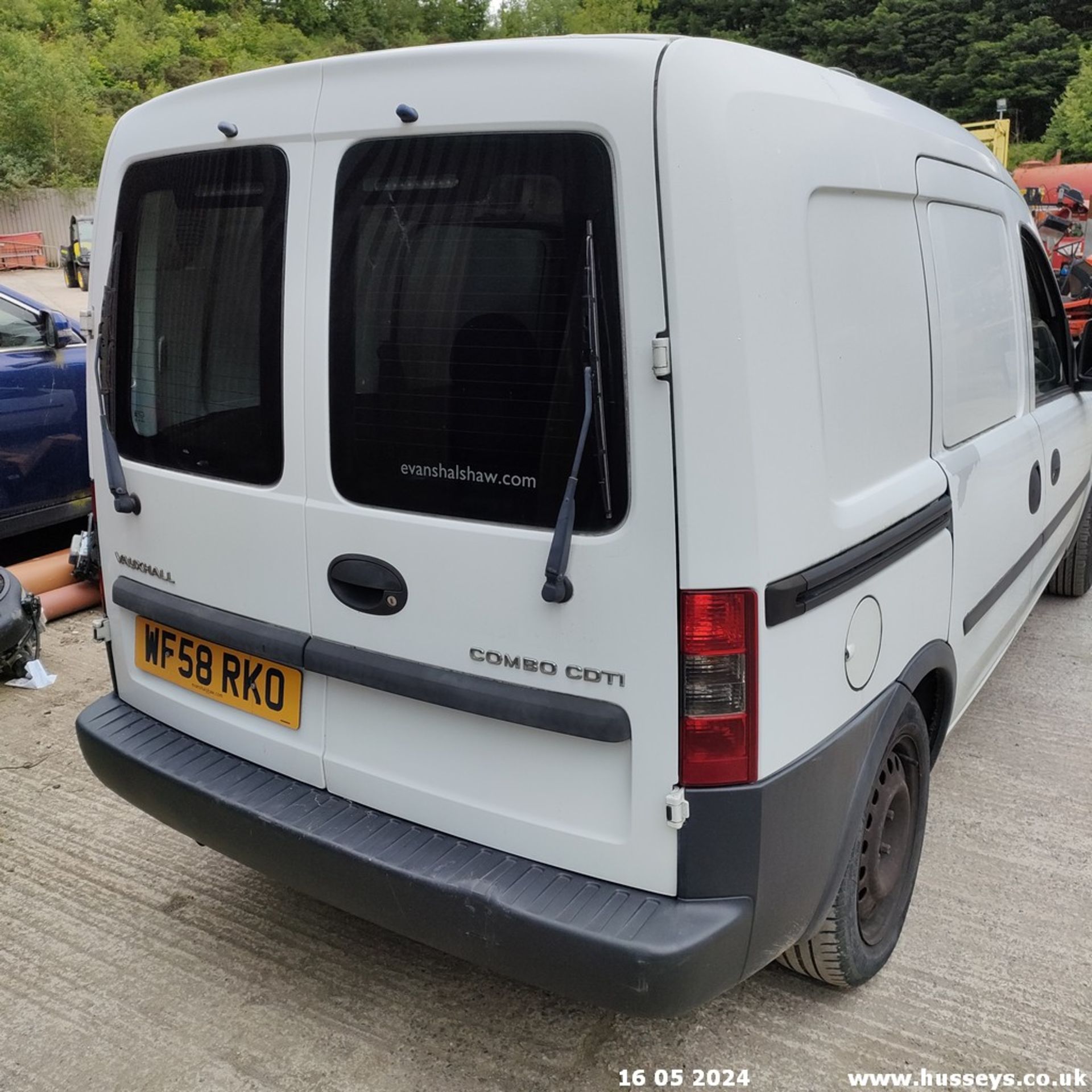 08/58 VAUXHALL COMBO CDTI SWB - 1248cc Van (White, 71k) - Image 58 of 62