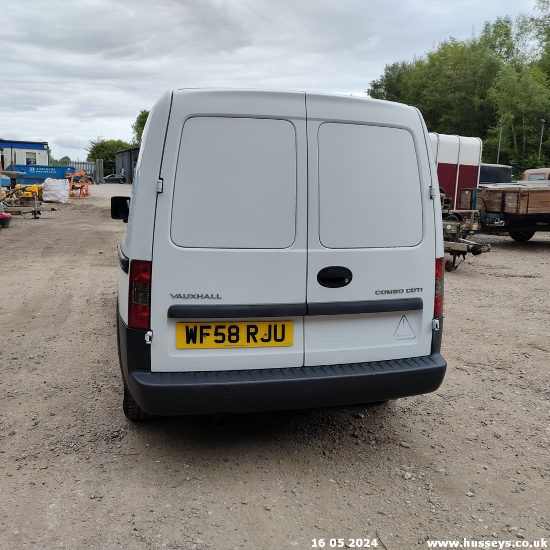 08/58 VAUXHALL COMBO 1700 CDTI - 1248cc Van (White, 79k) - Image 30 of 54