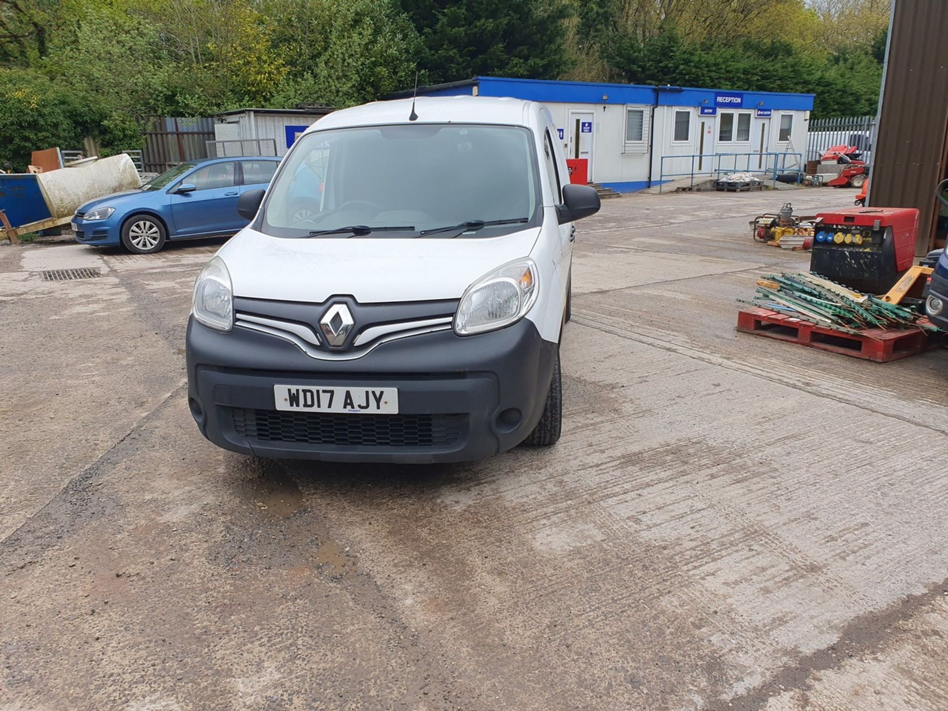 17/17 RENAULT KANGOO ML19 BUSINESS ENER - 1461cc Van (White, 249k) - Image 9 of 49