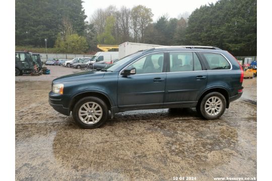 08/08 VOLVO XC90 SE LUX D5 AWD AUTO - 2401cc 5dr Estate (Blue) - Image 18 of 69