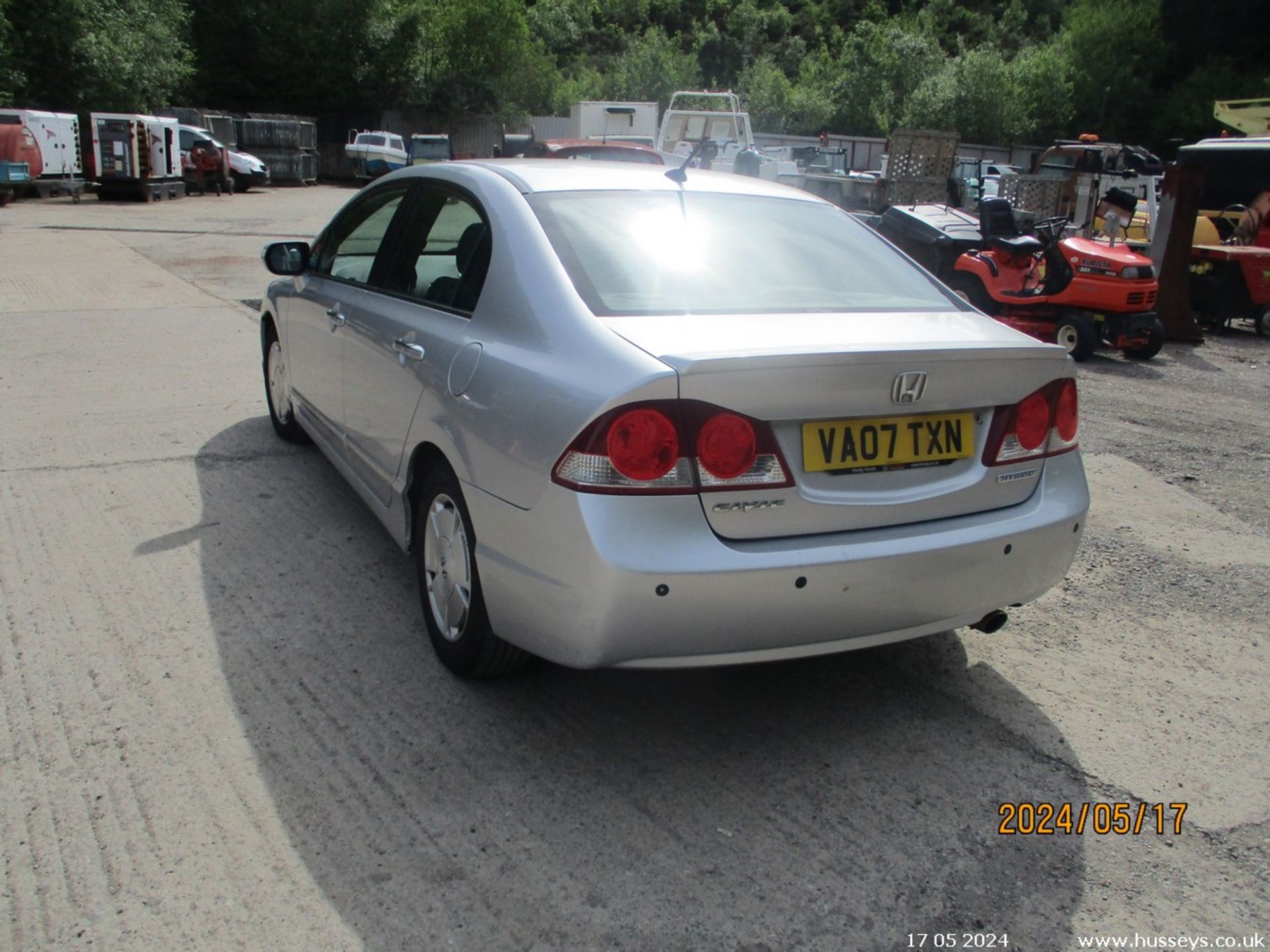 07/07 HONDA CIVIC ES IMA HYBRID - 1339cc 4dr Saloon (Silver, 74k) - Image 6 of 16