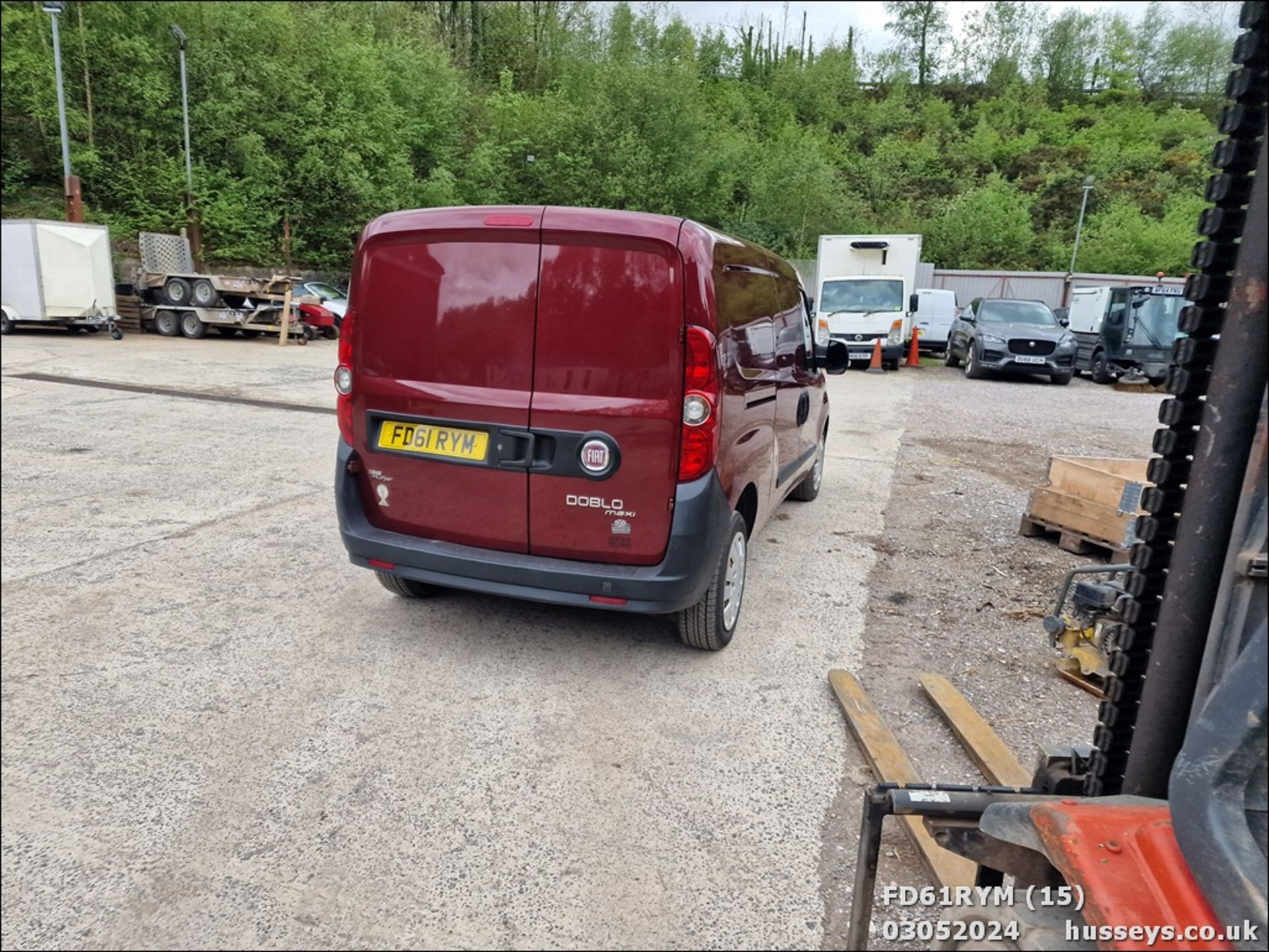 12/61 FIAT DOBLO 16V MULTIJET - 1956cc 6dr Van (Red, 187k) - Image 16 of 48