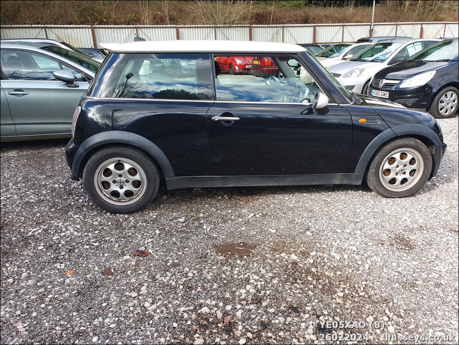 05/05 MINI MINI COOPER - 1598cc 3dr Hatchback (Black, 141k) - Bild 9 aus 31