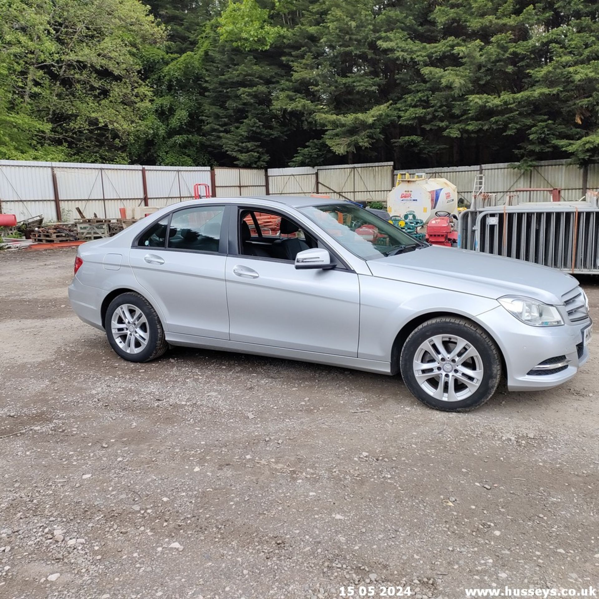 13/63 MERCEDES-BENZ C200 EXECUTIVE SE CDI BLU - 2143cc 4dr Saloon (Silver, 121k) - Image 42 of 64