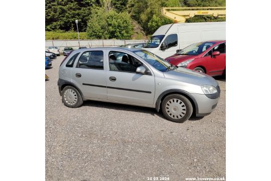 03/53 VAUXHALL CORSA CLUB 16V - 1199cc 5dr Hatchback (Silver, 73k) - Image 44 of 63