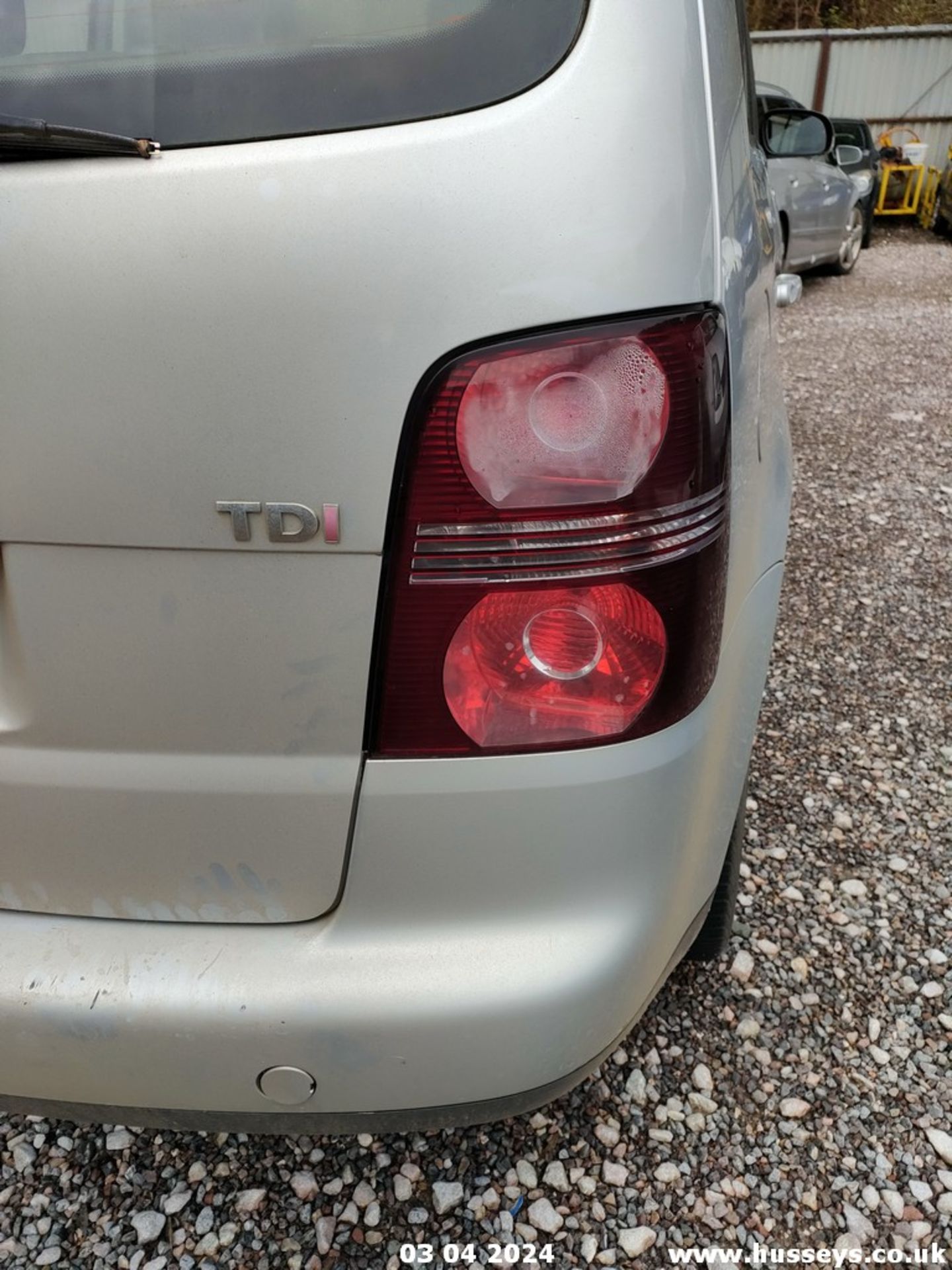 04/04 VOLKSWAGEN TOURAN SE TDI - 1896cc 5dr MPV (Silver) - Image 33 of 67