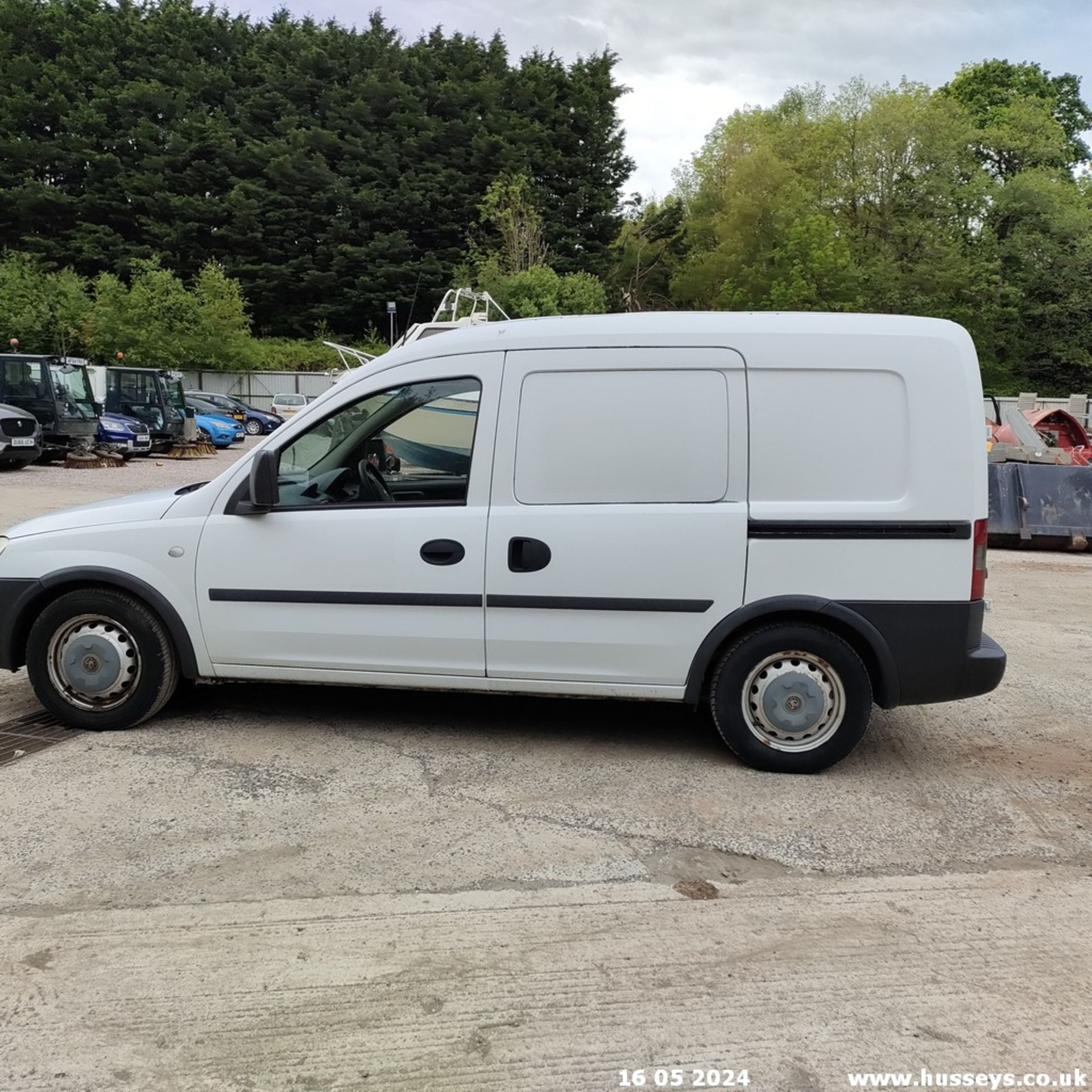 08/58 VAUXHALL COMBO 1700 CDTI - 1248cc Van (White, 47k) - Image 19 of 59