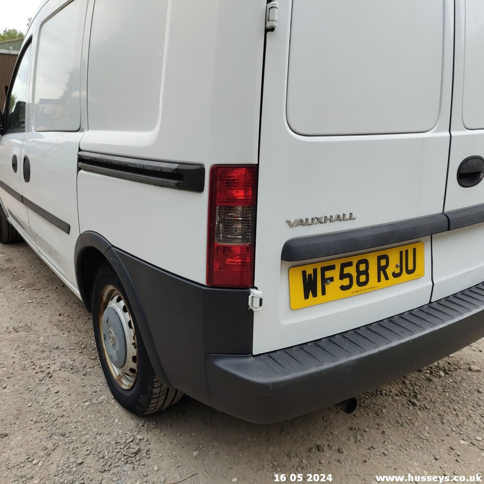 08/58 VAUXHALL COMBO 1700 CDTI - 1248cc Van (White, 79k) - Image 28 of 54