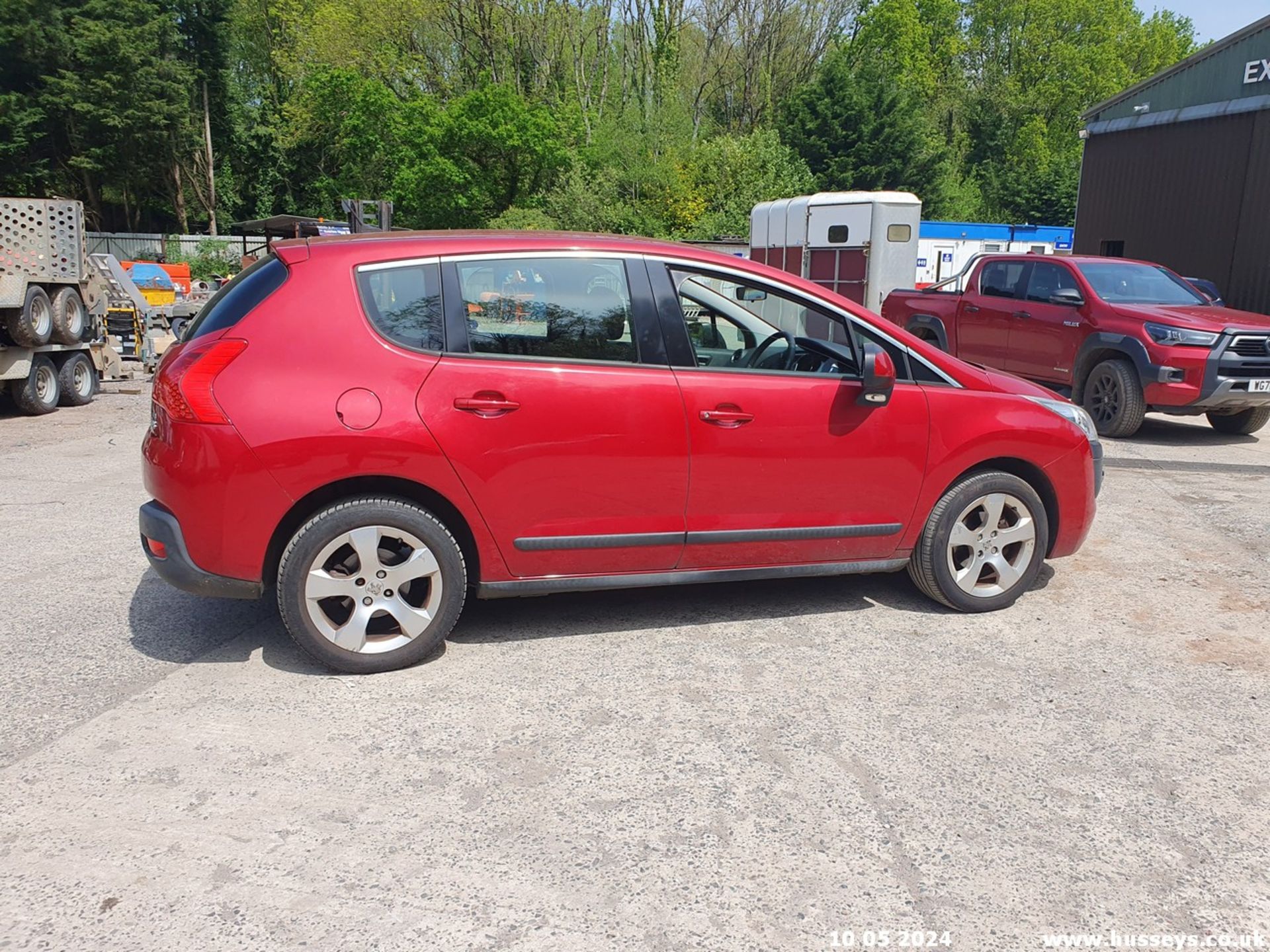 11/61 PEUGEOT 3008 SPORT E-HDI S-A - 1560cc 5dr Hatchback (Red, 89k) - Image 9 of 49