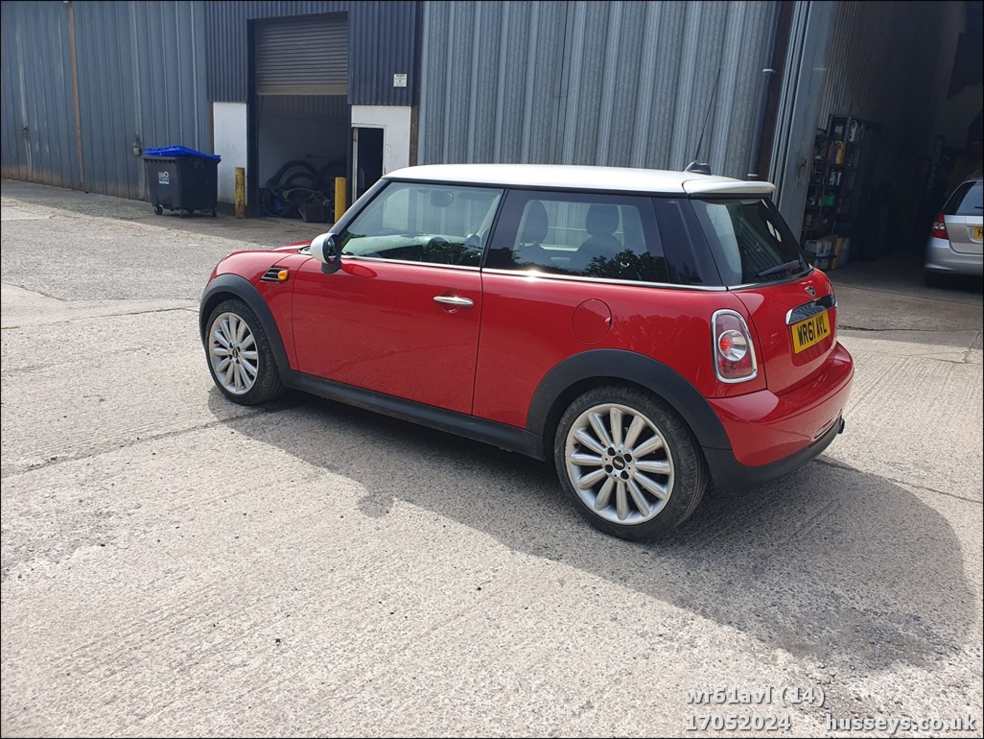 11/61 MINI COOPER - 1598cc 3dr Hatchback (Red, 87k) - Image 14 of 50