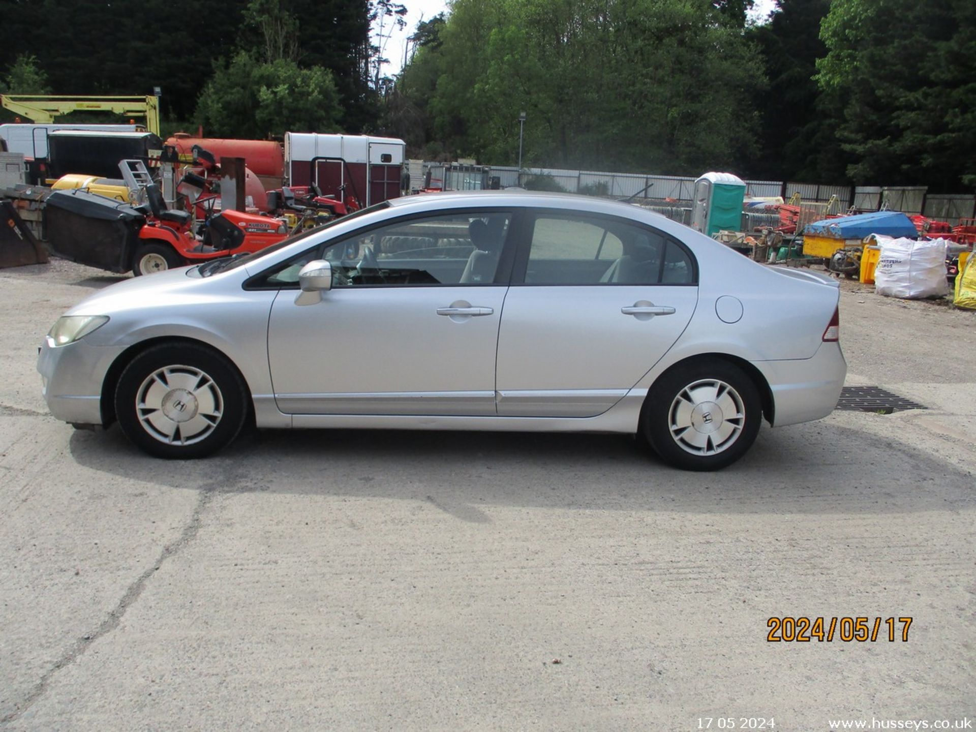 07/07 HONDA CIVIC ES IMA HYBRID - 1339cc 4dr Saloon (Silver, 74k) - Image 3 of 16