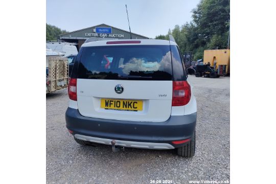 10/10 SKODA YETI SE TDI CR 110 - 1968cc 5dr Hatchback (White, 165k) - Image 32 of 64