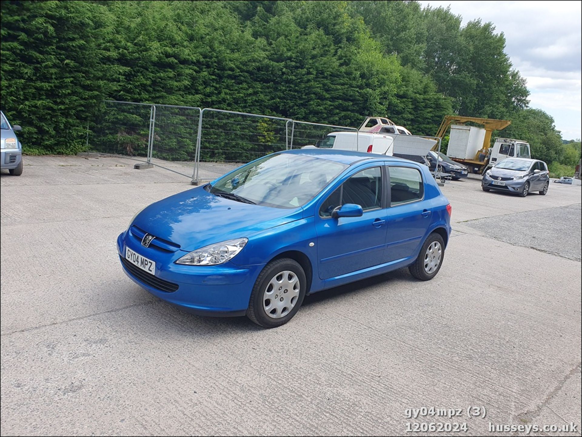 04/04 PEUGEOT 307 ENVY 90 - 1360cc 5dr Hatchback (Blue) - Image 4 of 38